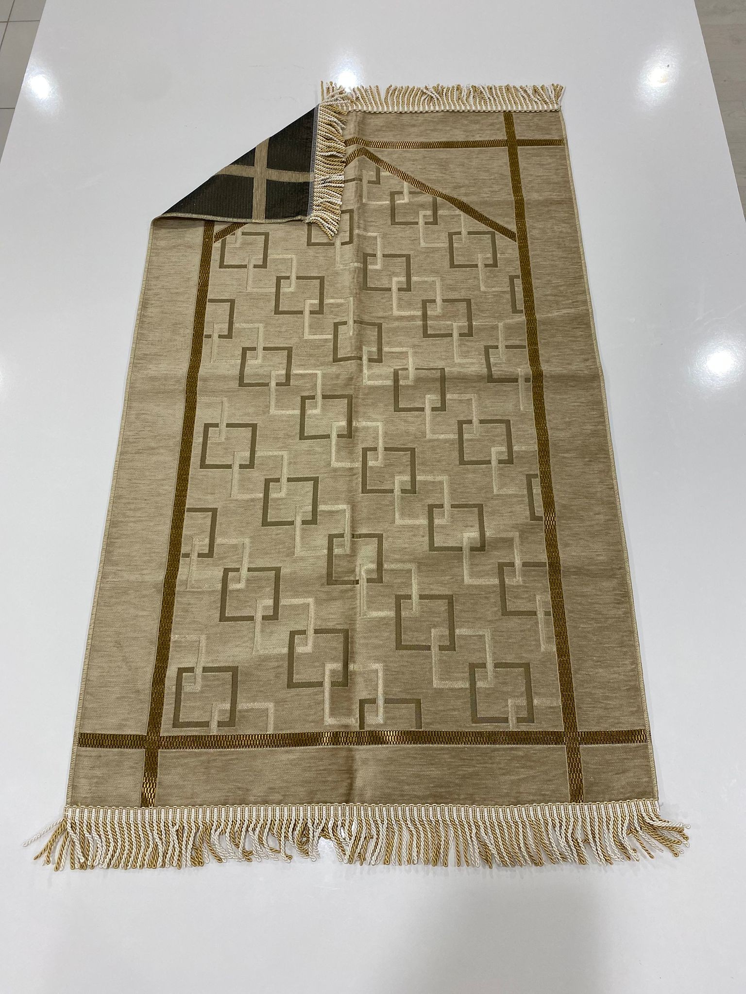 SECCADE MIKRO SONIL KARE ZİNCİRLİ MODEL 2-118*67 Cm