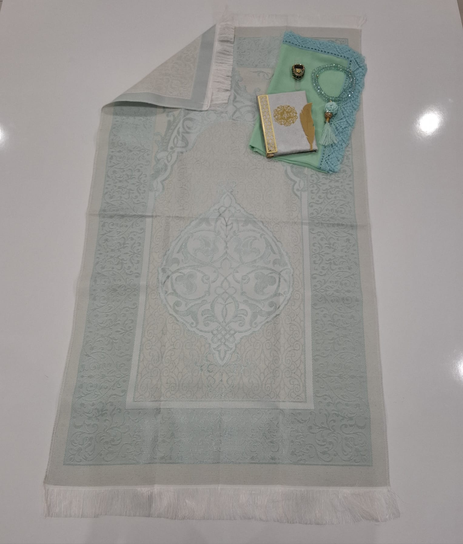 K.SECCADE YASİN AYRAÇ KRS.TESBİH NAMAZ ÖRT. M3-110*64 Cm