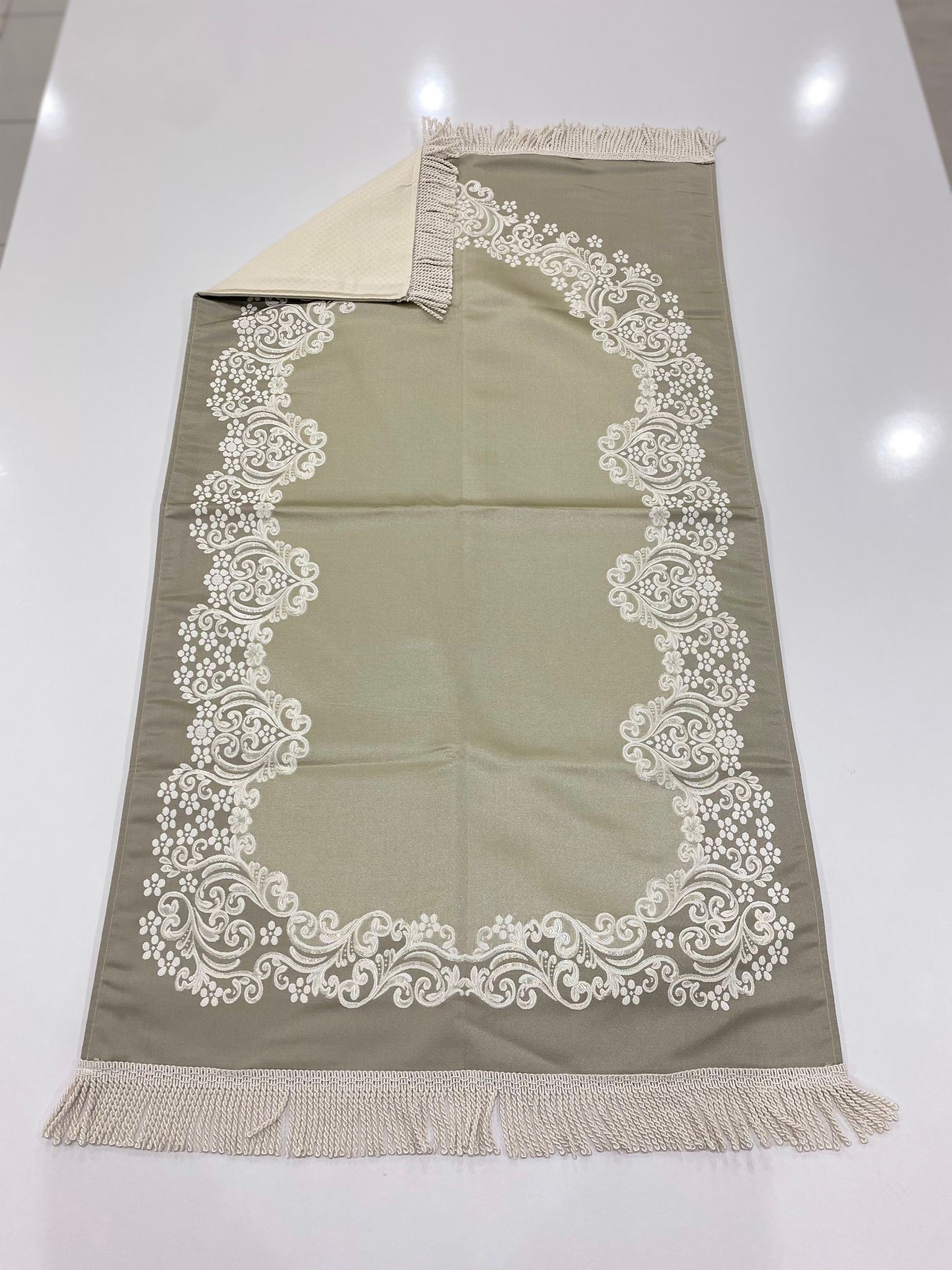 SECCADE SATEN DANTEL İŞLEMELİ ASTARLI MODEL 2 113*68 CM