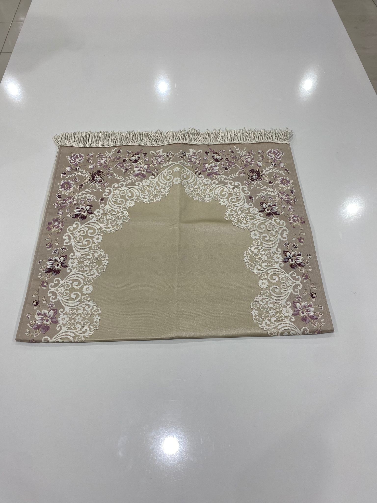 SECCADE SATEN KANAVİÇE İŞLEMELİ ASTARLI MODEL 10  116*67