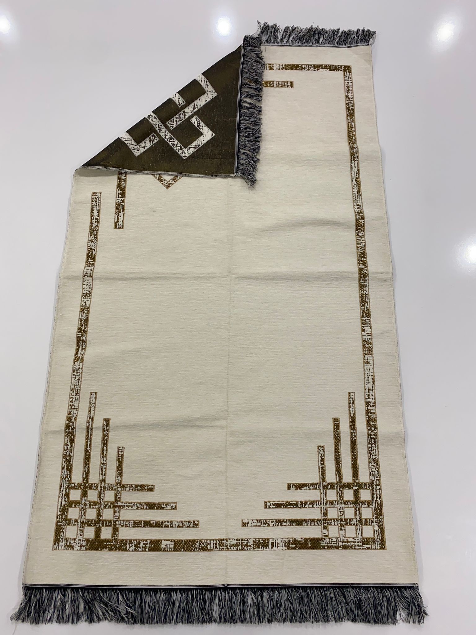 SECCADE SONIL DÜZ SAÇAK ŞERİTLİ MODEL 1 118*68 CM