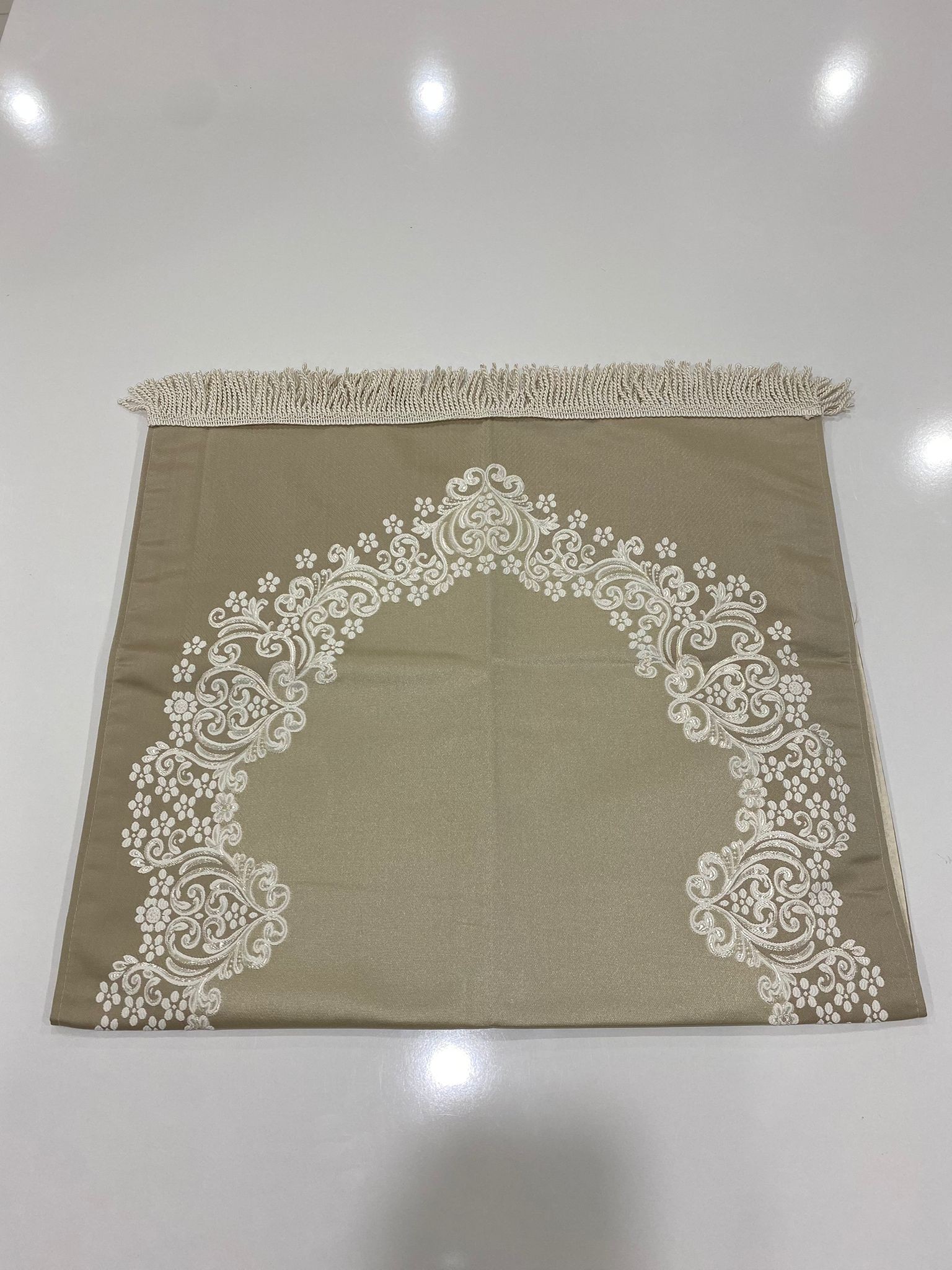 SECCADE SATEN DANTEL İŞLEMELİ ASTARLI MODEL 3 113*68 CM
