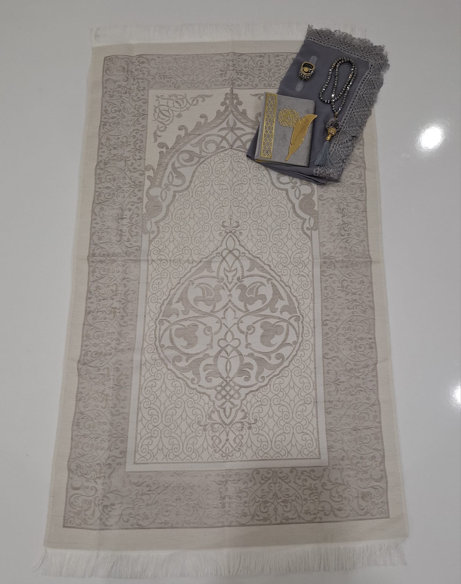 K.SECCADE YASİN AYRAÇ KRS.TESBİH NAMAZ ÖRT. M12-110*64 Cm