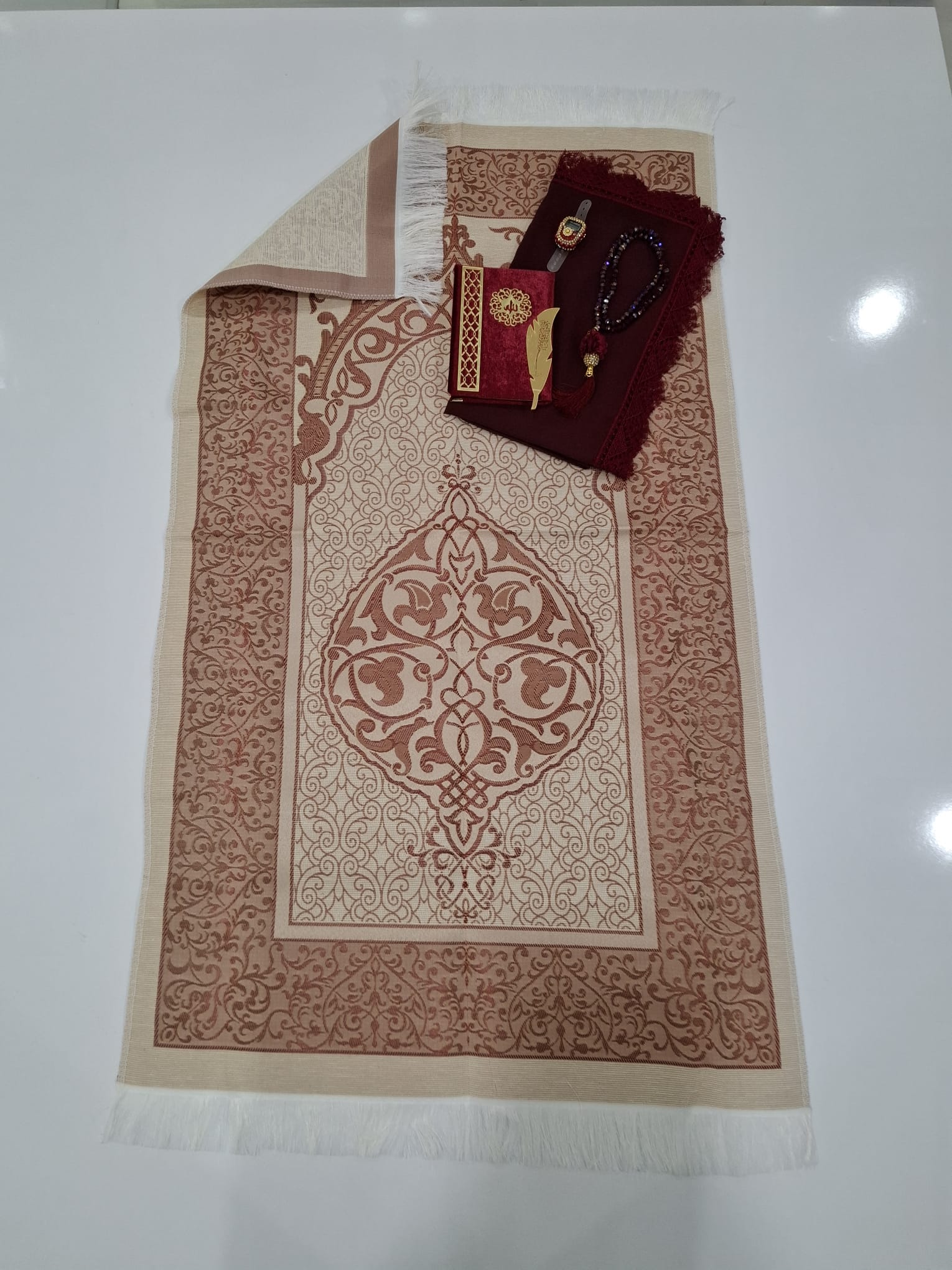 K.SECCADE YASİN AYRAÇ KRS.TESBİH NAMAZ ÖRT. M1-110*64 Cm