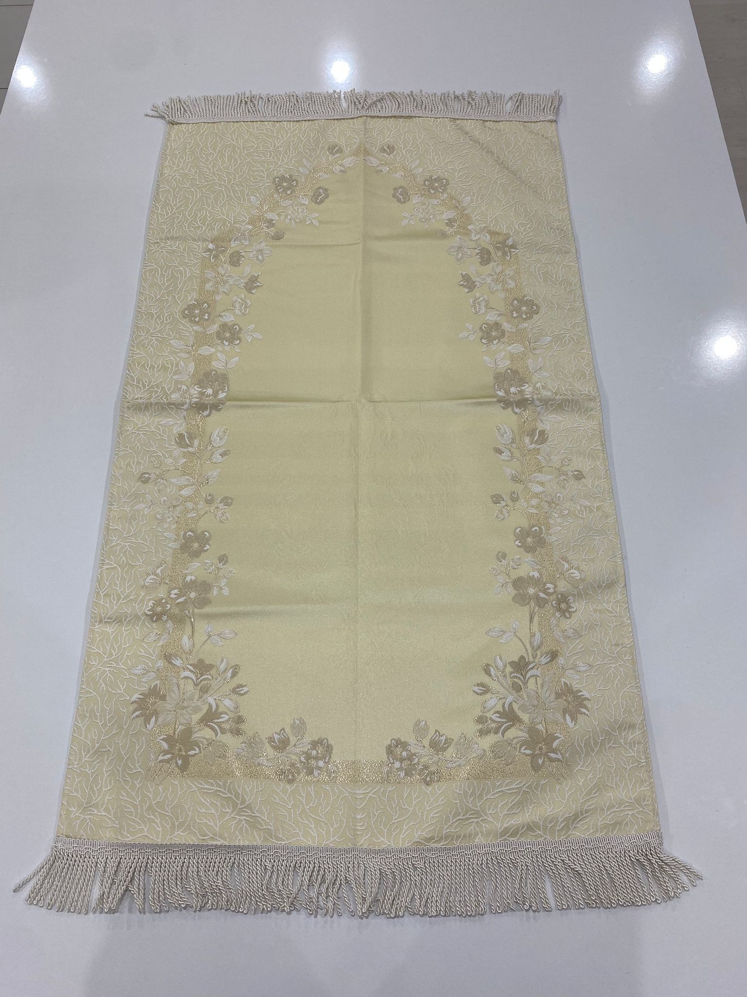 SECCADE SATEN KANAVİÇE İŞLEMELİ ASTARLI MODEL 3  116*67