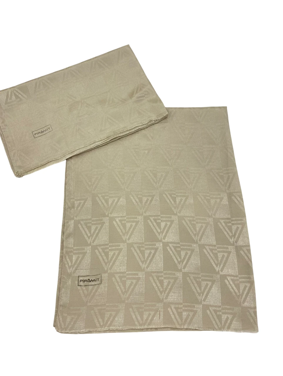 PRM-ÜÇGEN DÜZ MONOGRAM ŞAL M3