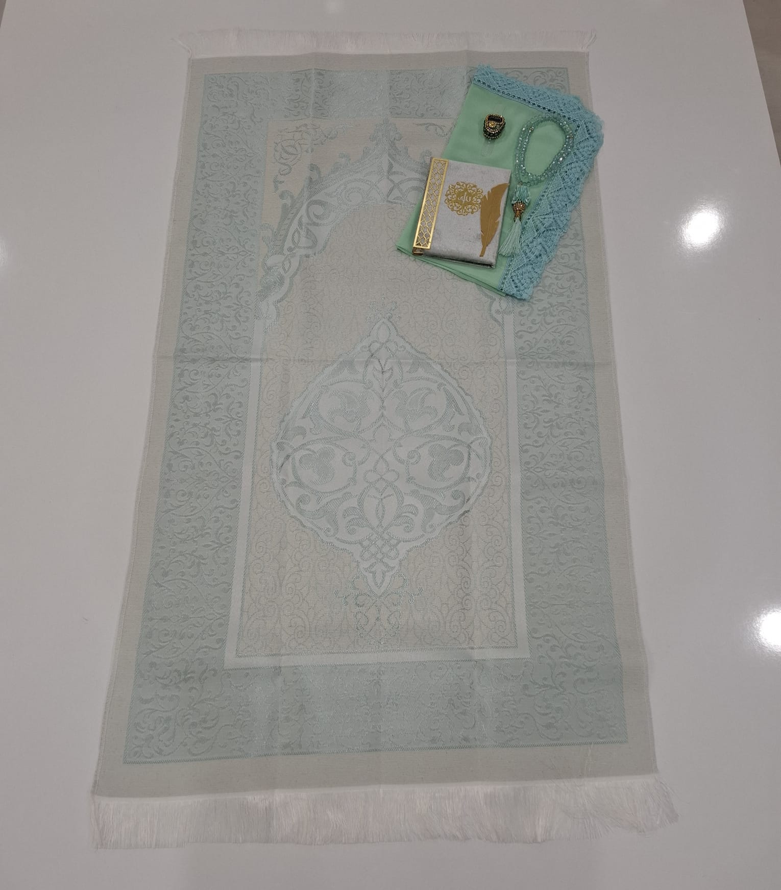 K.SECCADE YASİN AYRAÇ KRS.TESBİH NAMAZ ÖRT. M3-110*64 Cm