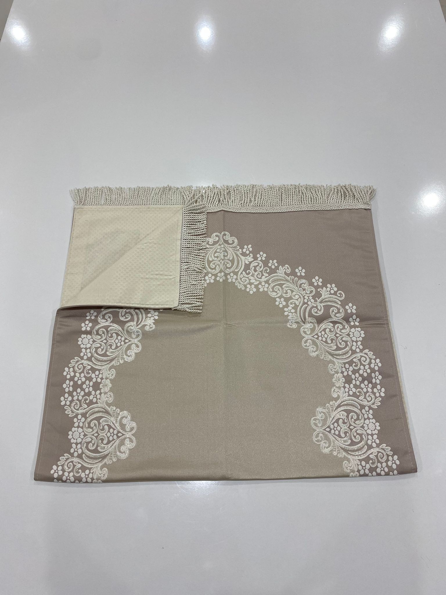 SECCADE SATEN DANTEL İŞLEMELİ ASTARLI MODEL 1 113*68 CM