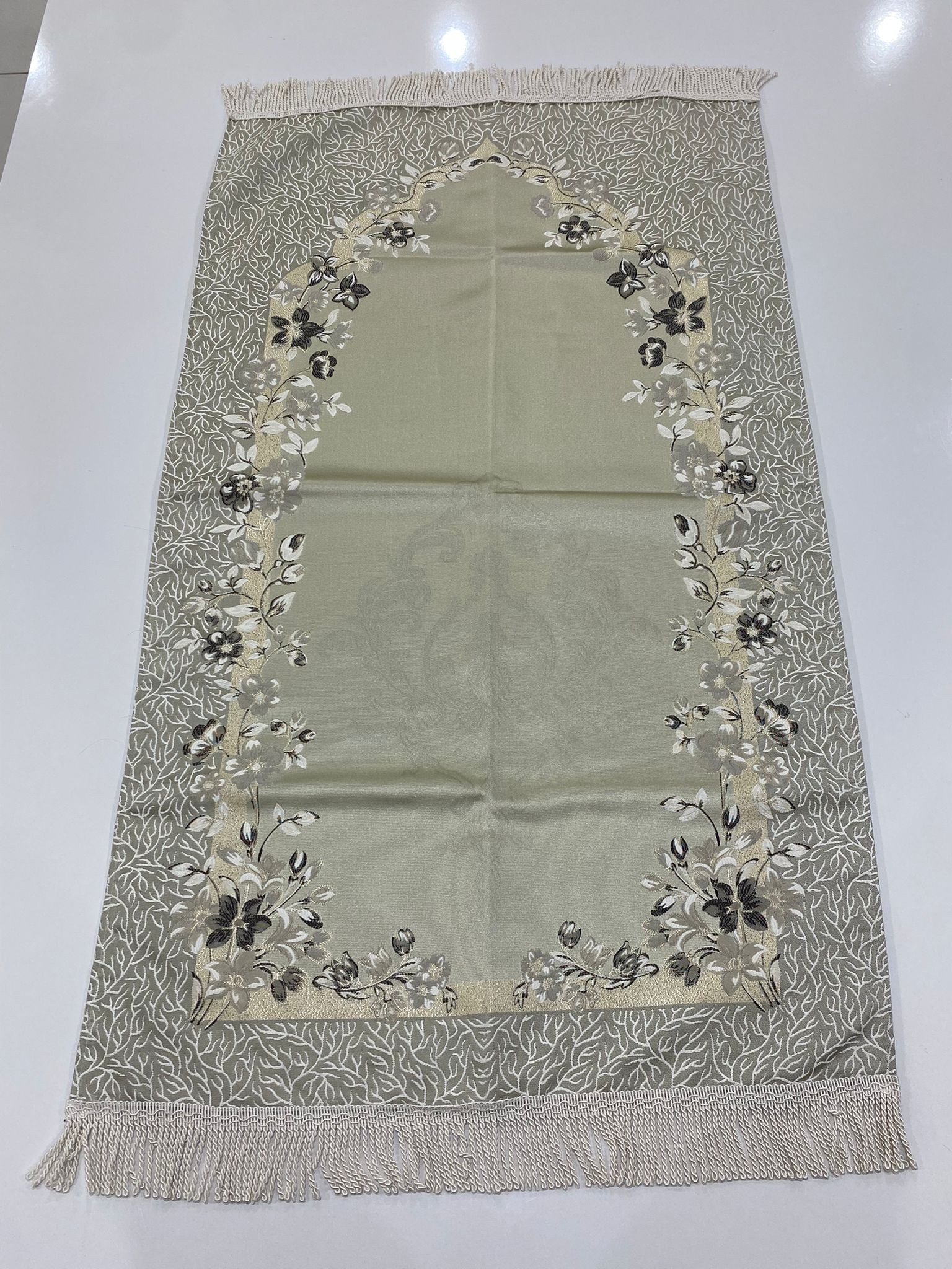 SECCADE SATEN KANAVİÇE İŞLEMELİ ASTARLI MODEL 4  116*67