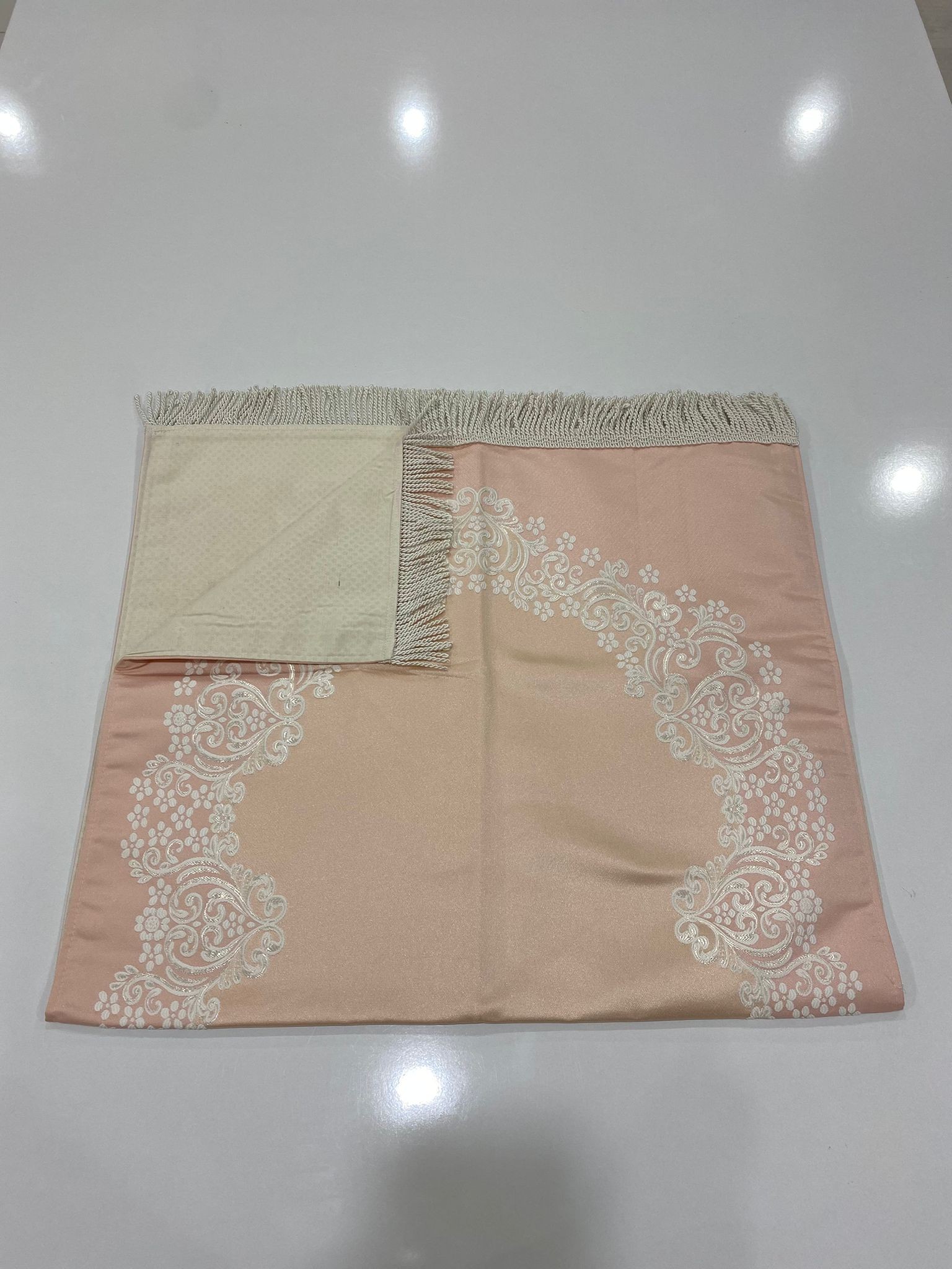 SECCADE SATEN DANTEL İŞLEMELİ ASTARLI MODEL 6 113*68 CM