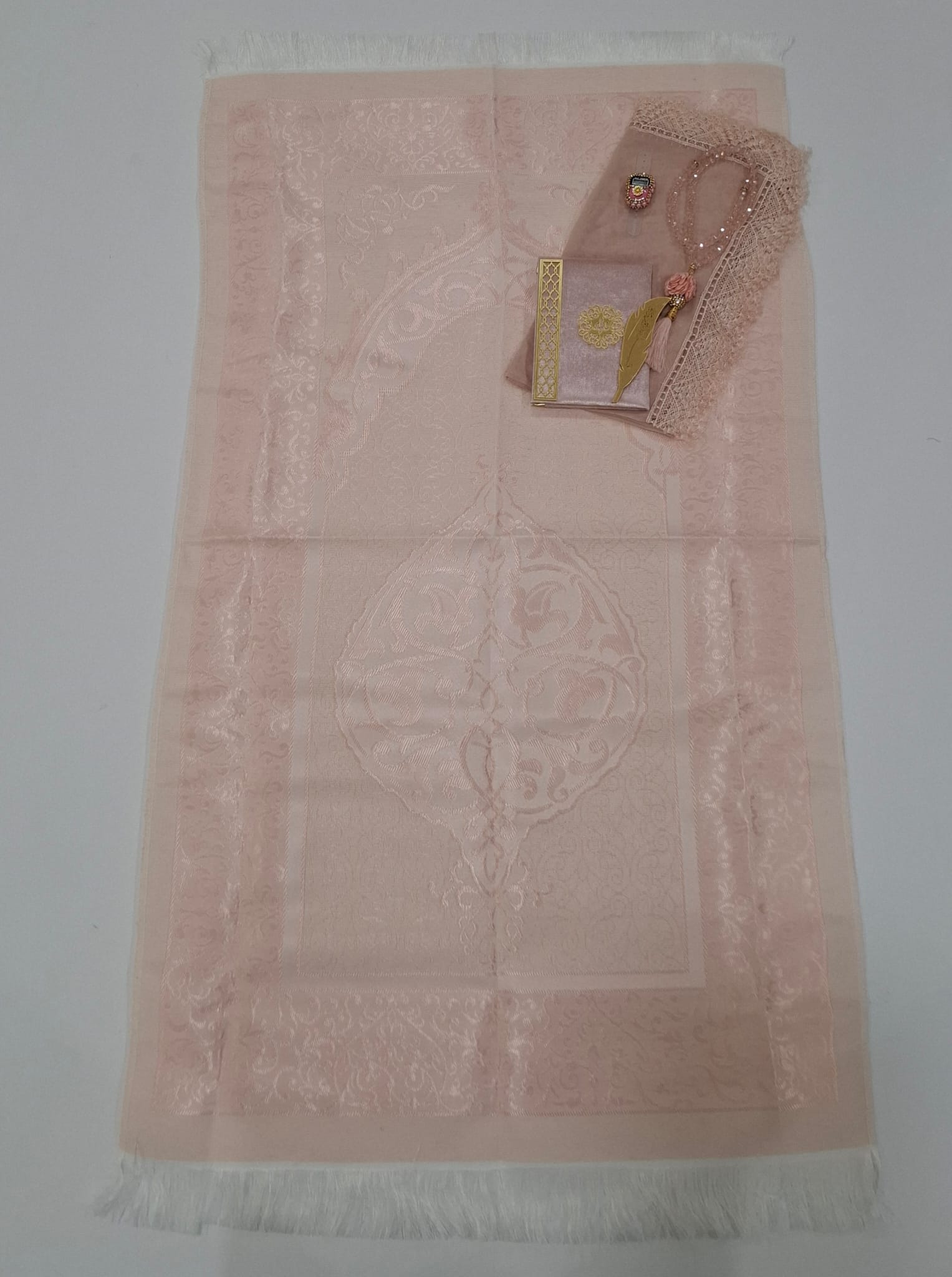 K.SECCADE YASİN AYRAÇ KRS.TESBİH NAMAZ ÖRT. M15-110*64 Cm