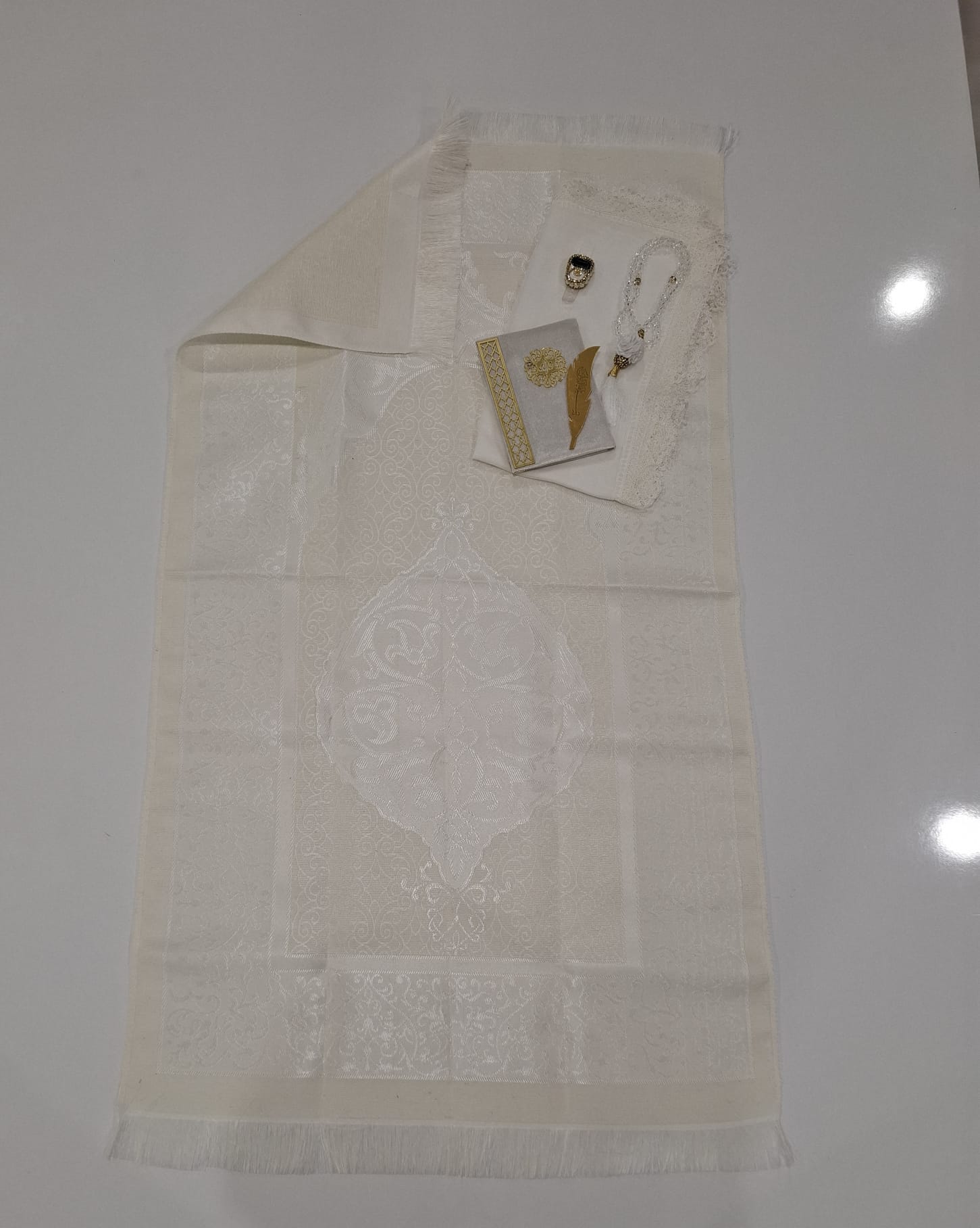 K.SECCADE YASİN AYRAÇ KRS.TESBİH NAMAZ ÖRT. M5-110*64 Cm