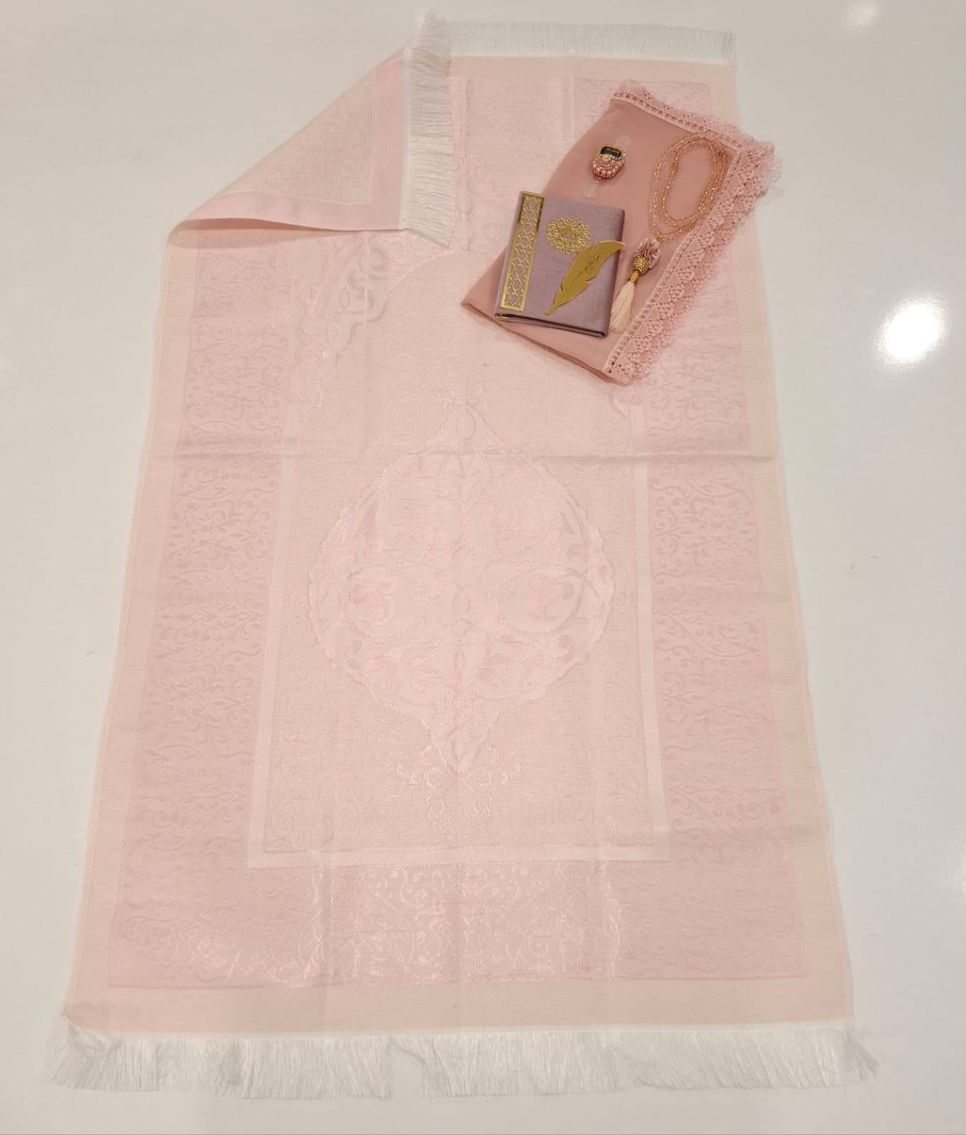 K.SECCADE YASİN AYRAÇ KRS.TESBİH NAMAZ ÖRT. M22-110*64 Cm