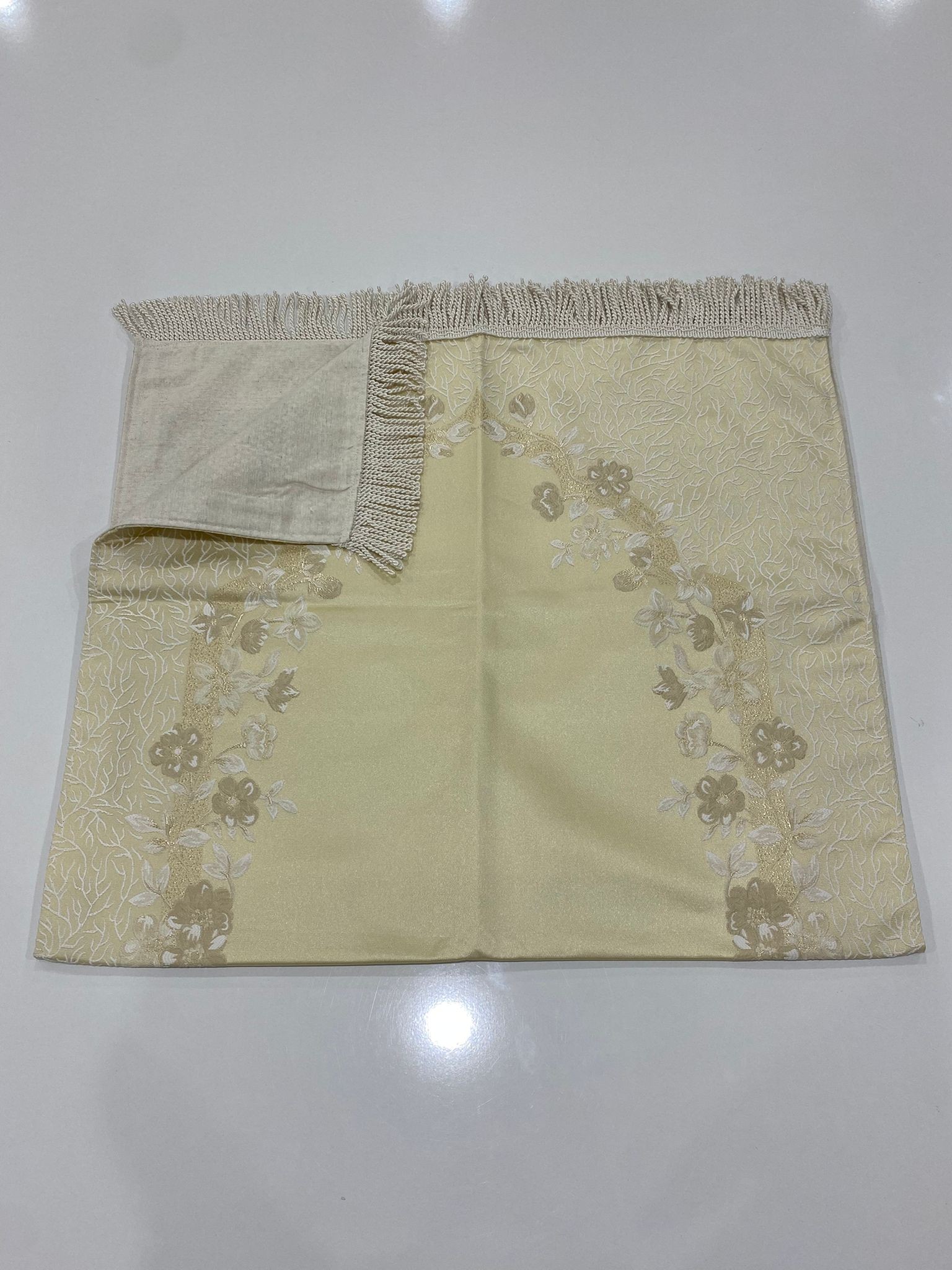SECCADE SATEN KANAVİÇE İŞLEMELİ ASTARLI MODEL 3  116*67