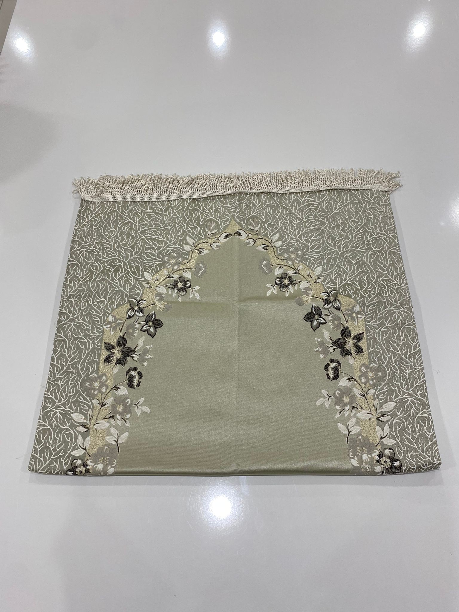 SECCADE SATEN KANAVİÇE İŞLEMELİ ASTARLI MODEL 4  116*67