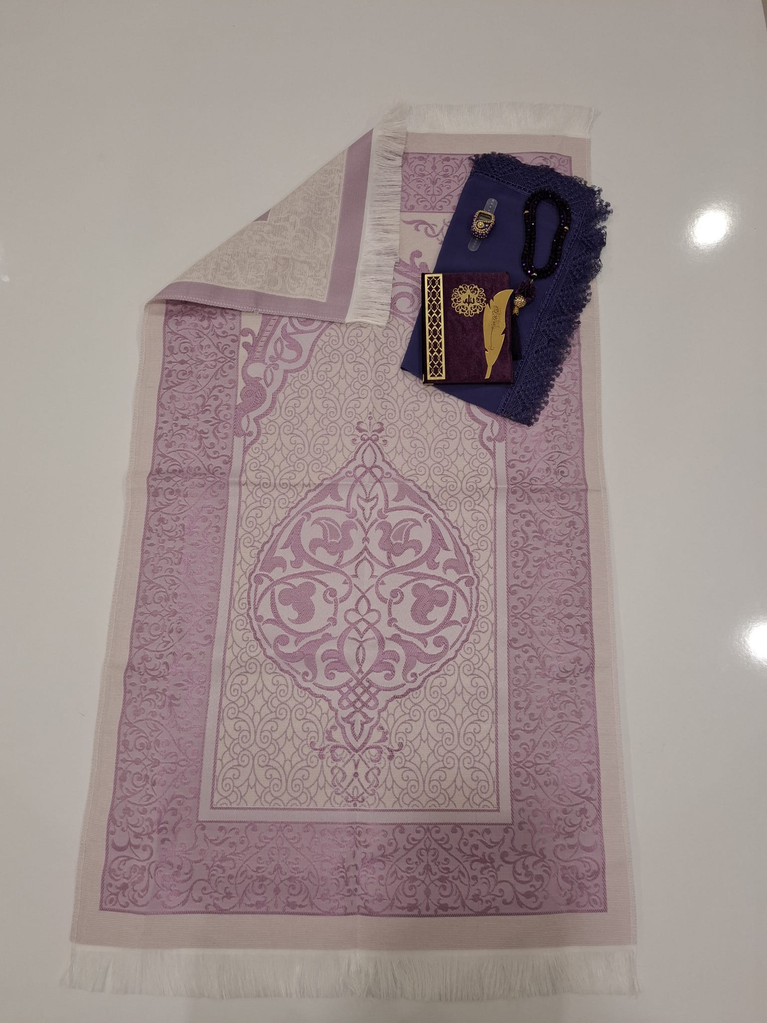 K.SECCADE YASİN AYRAÇ KRS.TESBİH NAMAZ ÖRT. M6-110*64 Cm