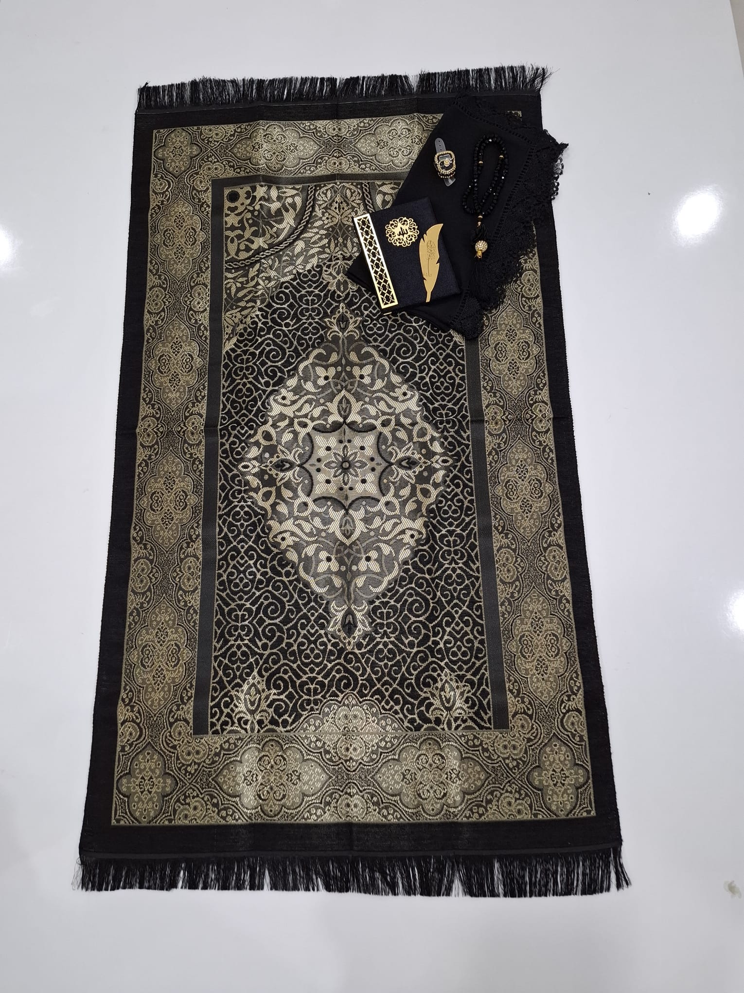 K.SECCADE YASİN AYRAÇ KRS.TESBİH NAMAZ ÖRT. M20-110*64 Cm