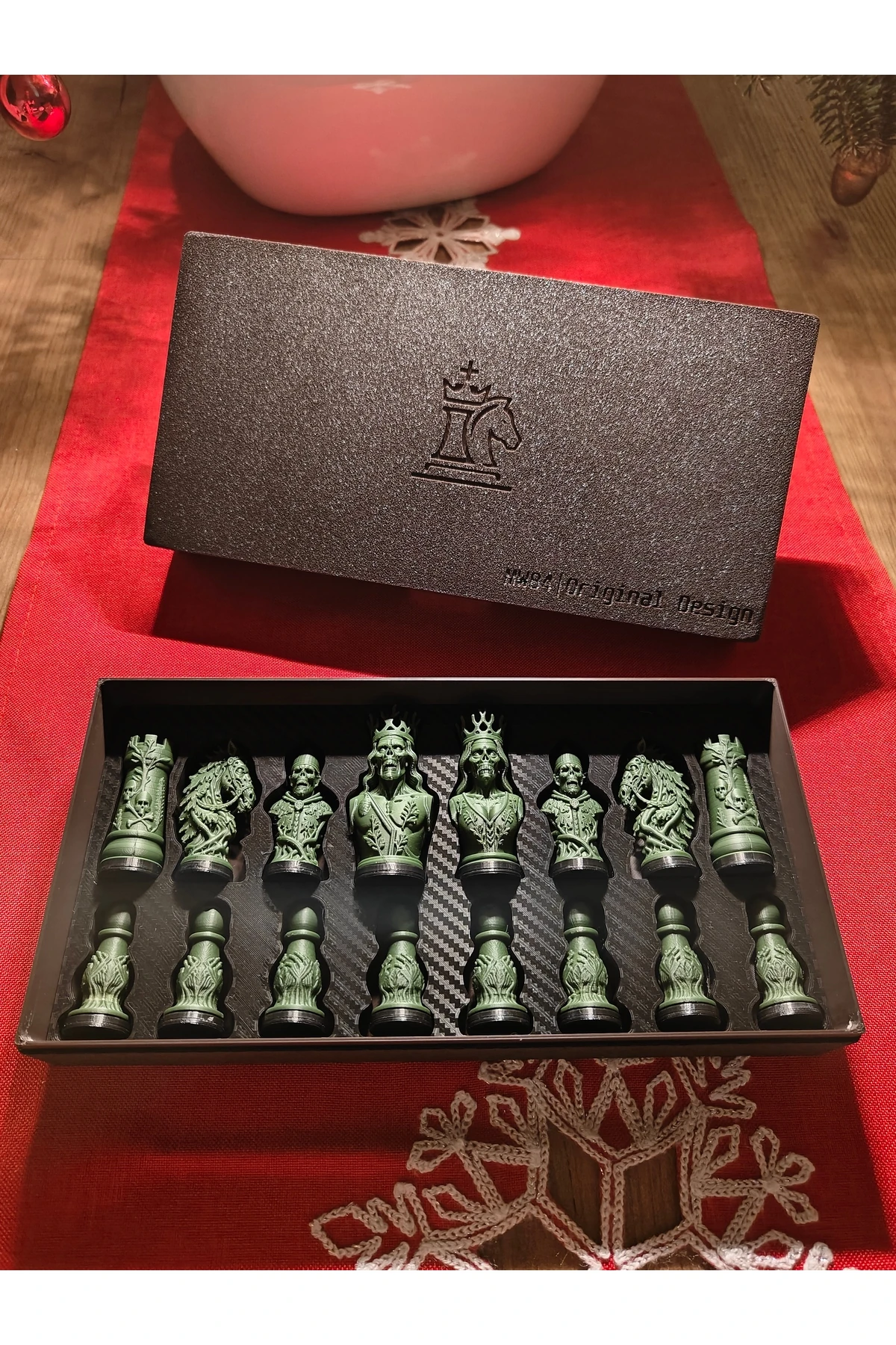 Premium Zombi-İnsan Satranç Seti (KUTULU)