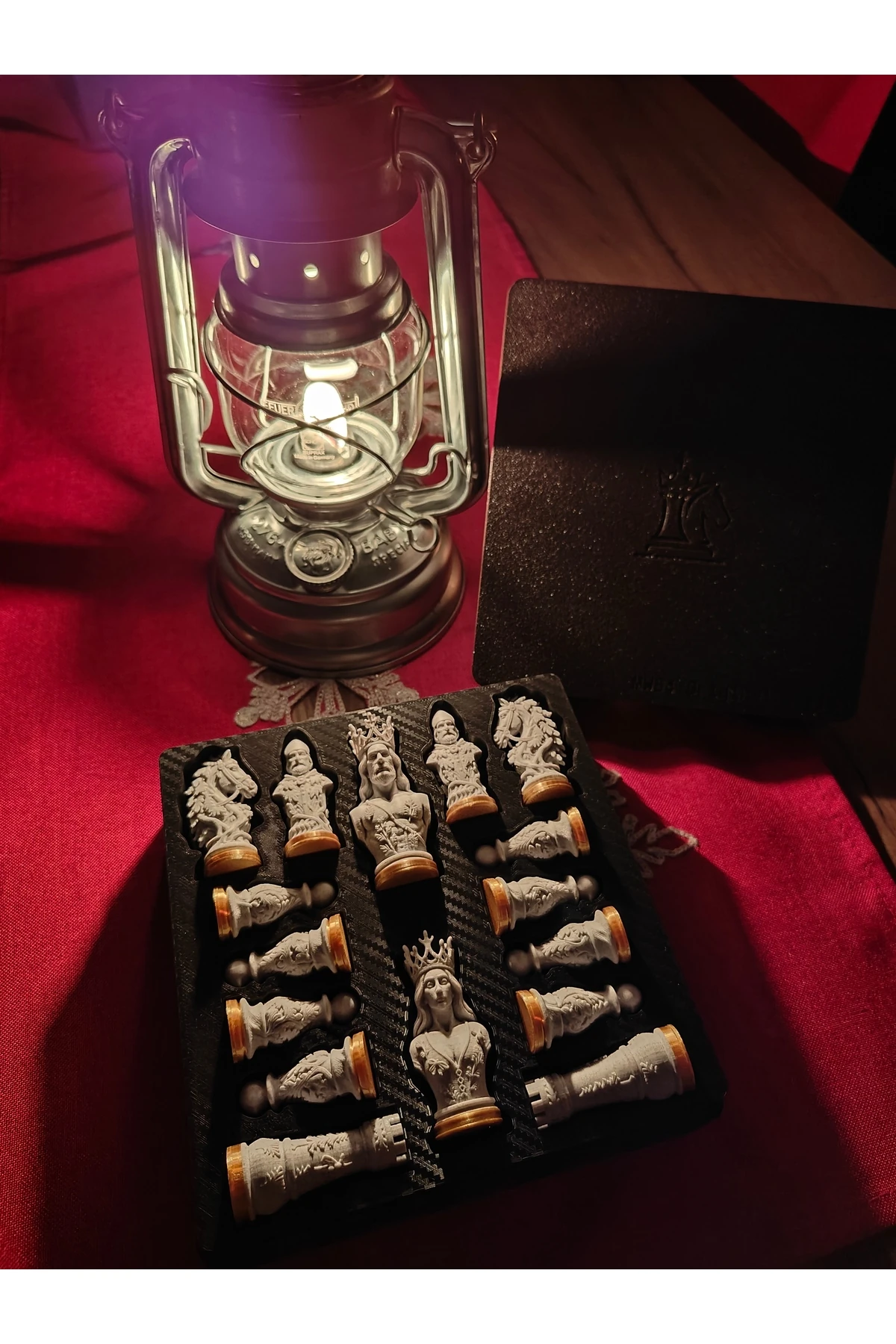 Premium Zombi-İnsan Satranç Seti (KUTULU)