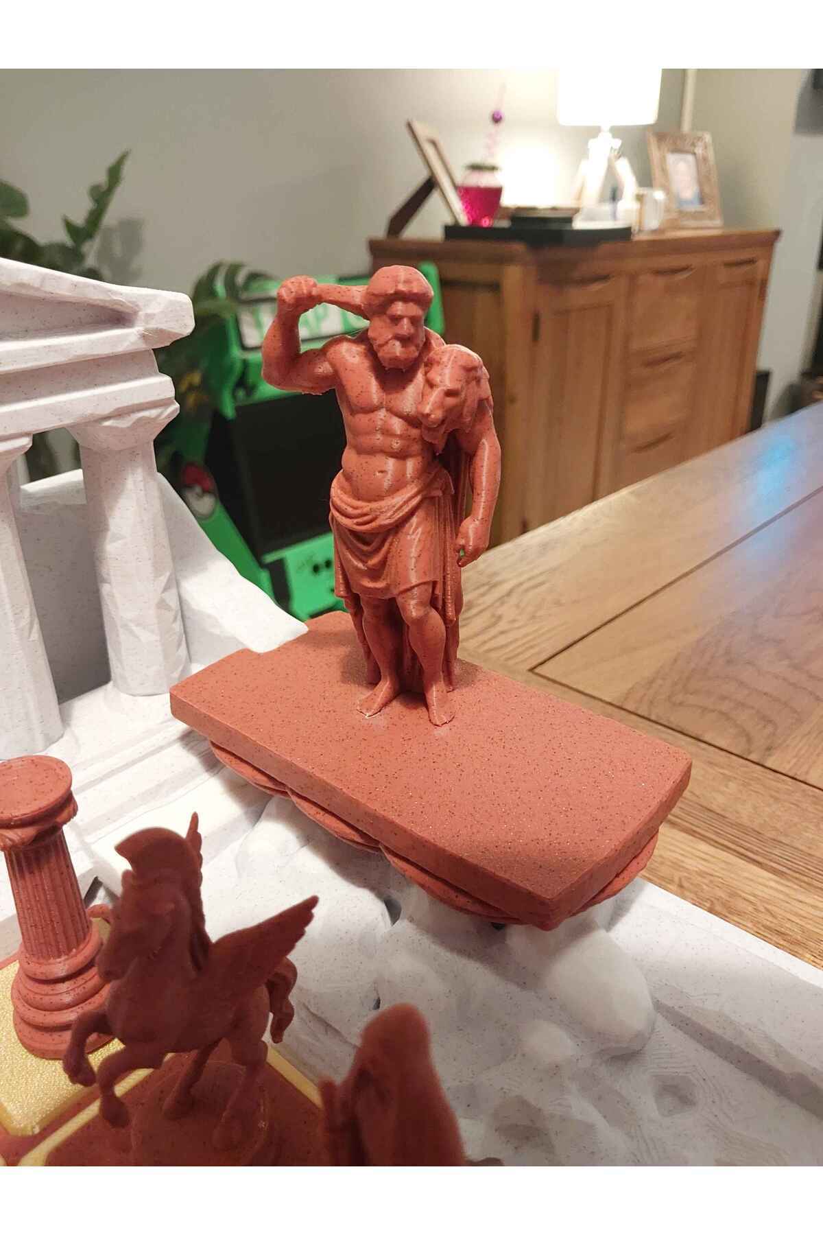 Yunan Mitolojisi Satranç Takımı – Minotaur ve Herkül Temalı Koleksiyon Figürleri