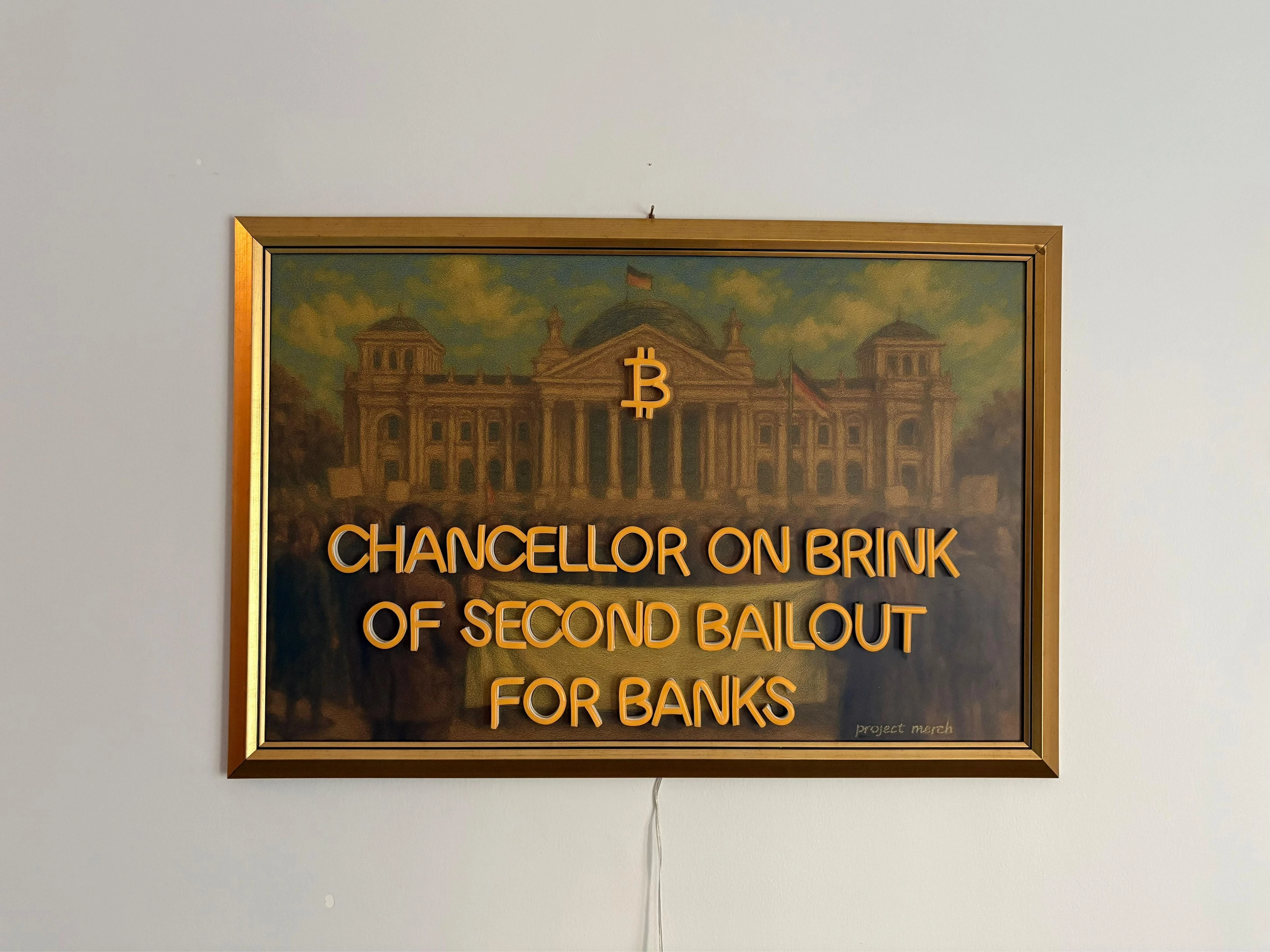 Neon Işıklı Bitcoin & Kripto Temalı Yağlı Boya Çerçeve Koleksiyonu: Chancellor