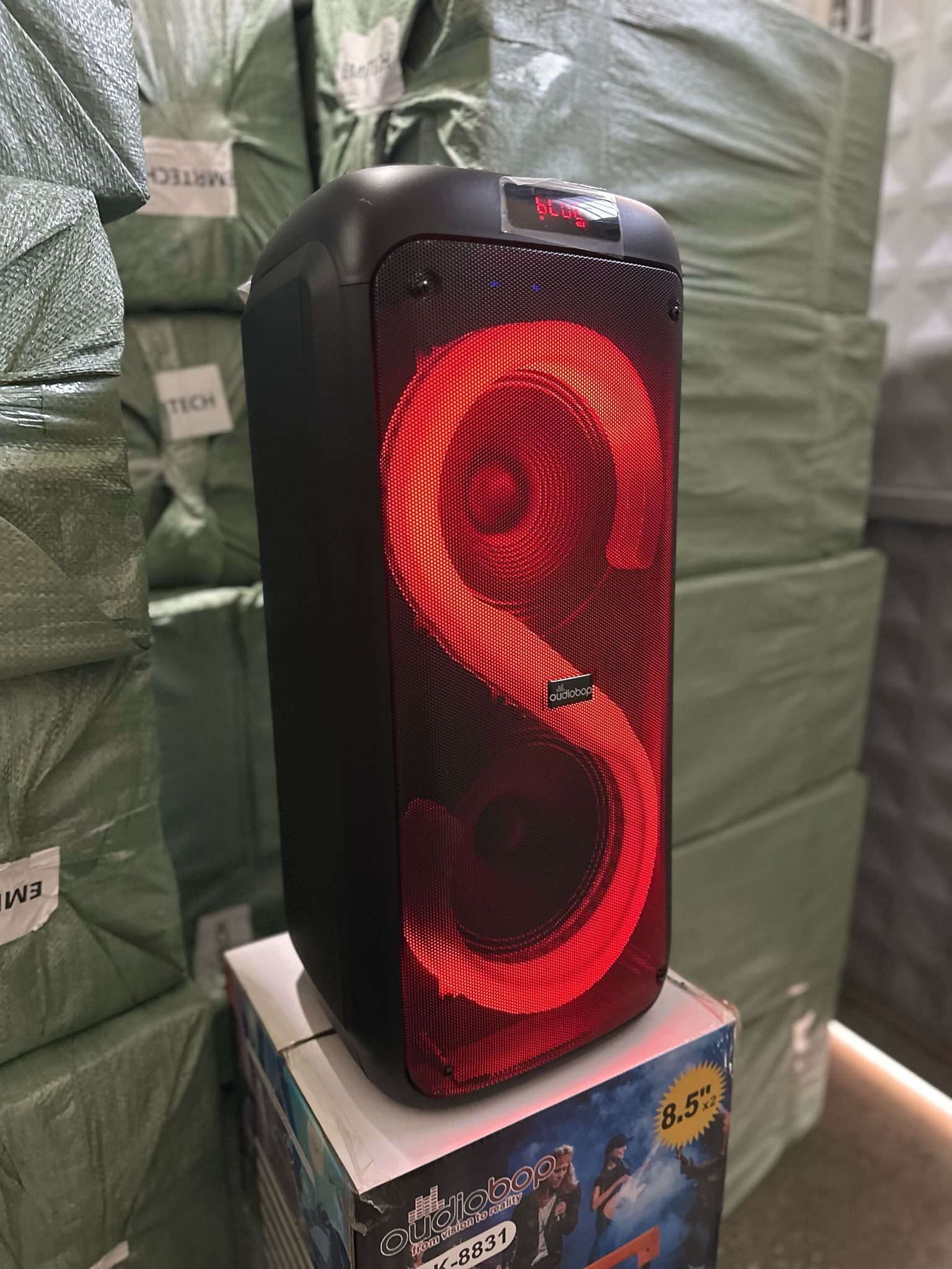 8833-8831 modelleri Şarjlı Taşınabilir Bluetooth Parti Hoparlörü 2*8.5 inc Karaoke