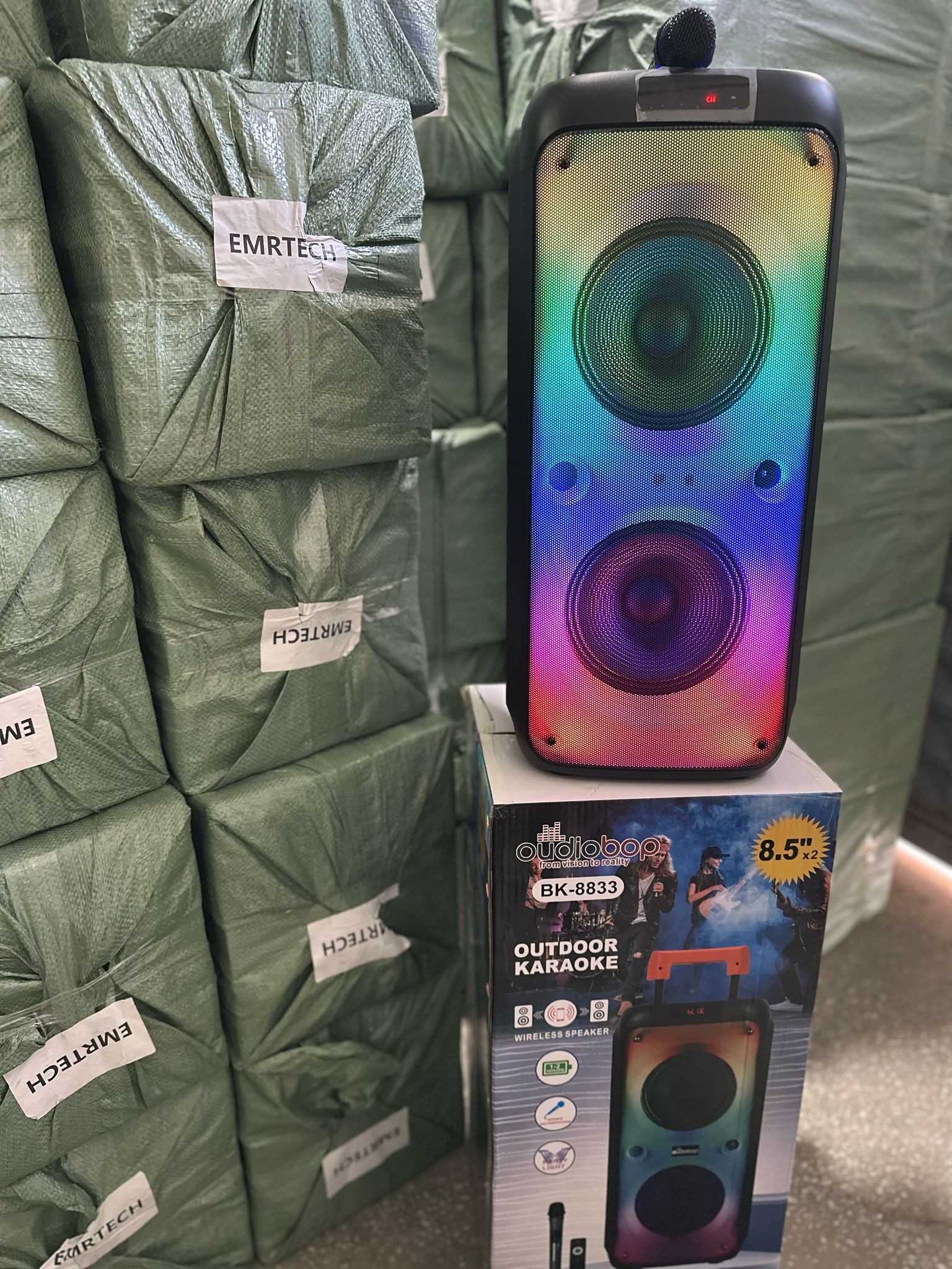 8833-8831 modelleri Şarjlı Taşınabilir Bluetooth Parti Hoparlörü 2*8.5 inc Karaoke