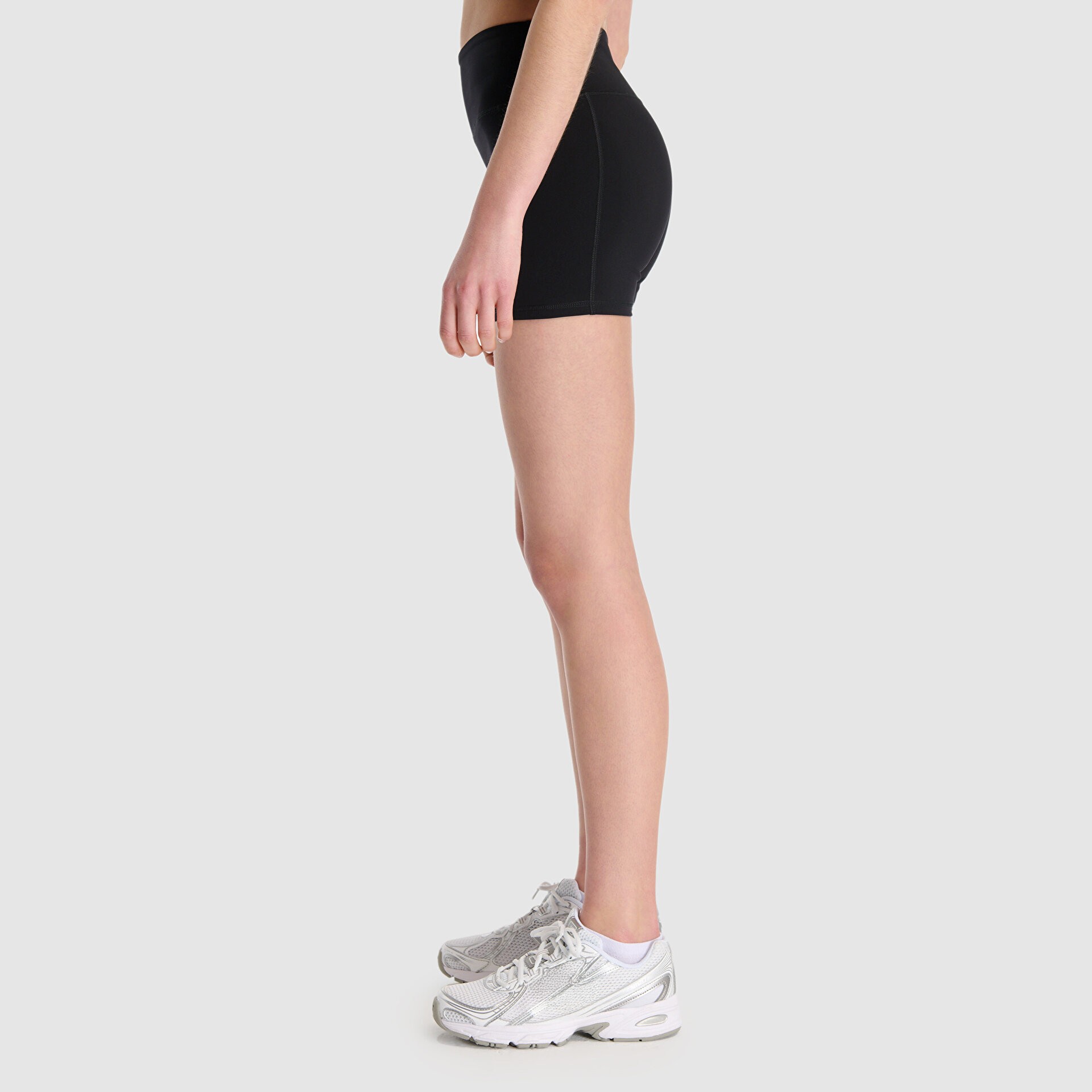 Huddleup Black Woman Shorts