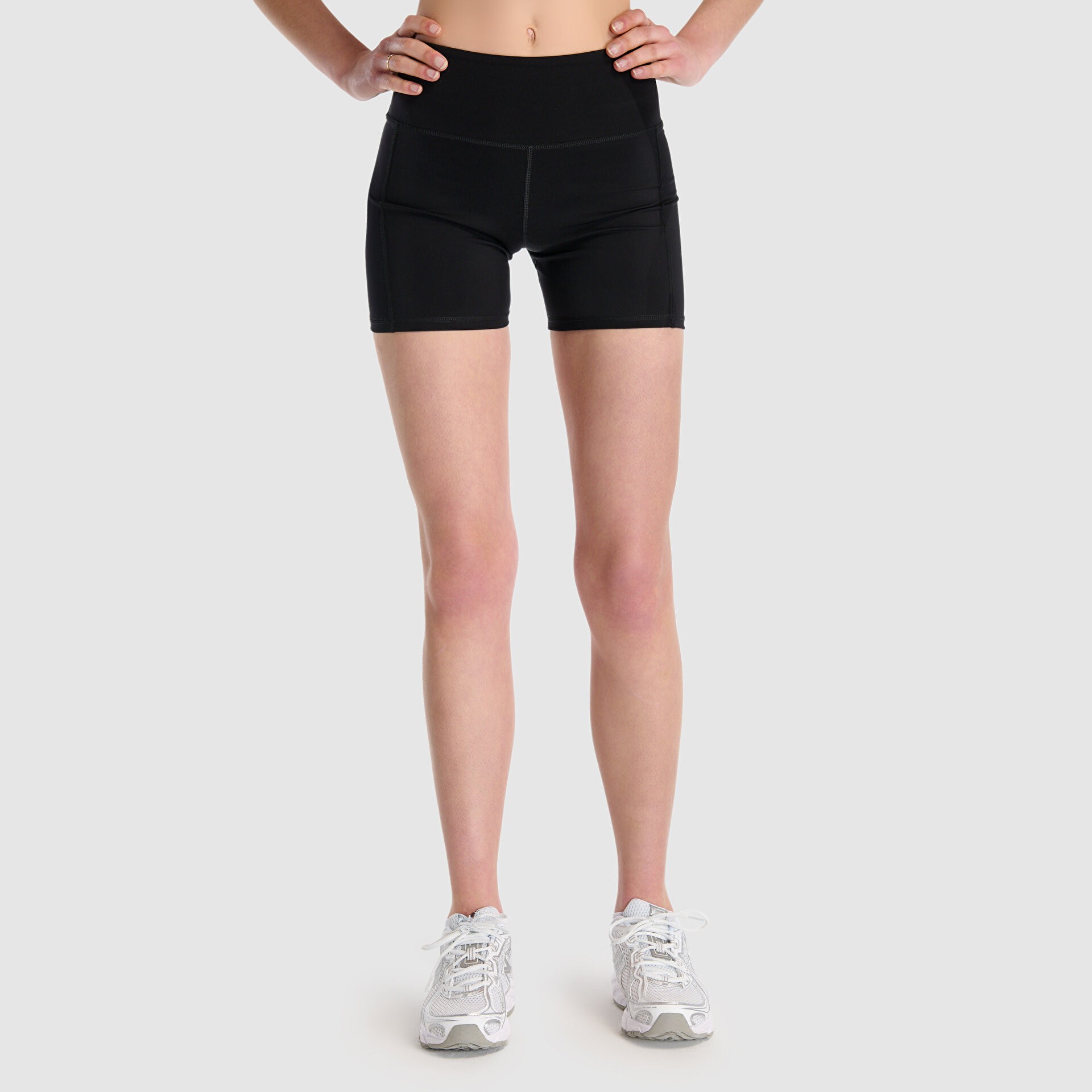 Huddleup Black Woman Shorts