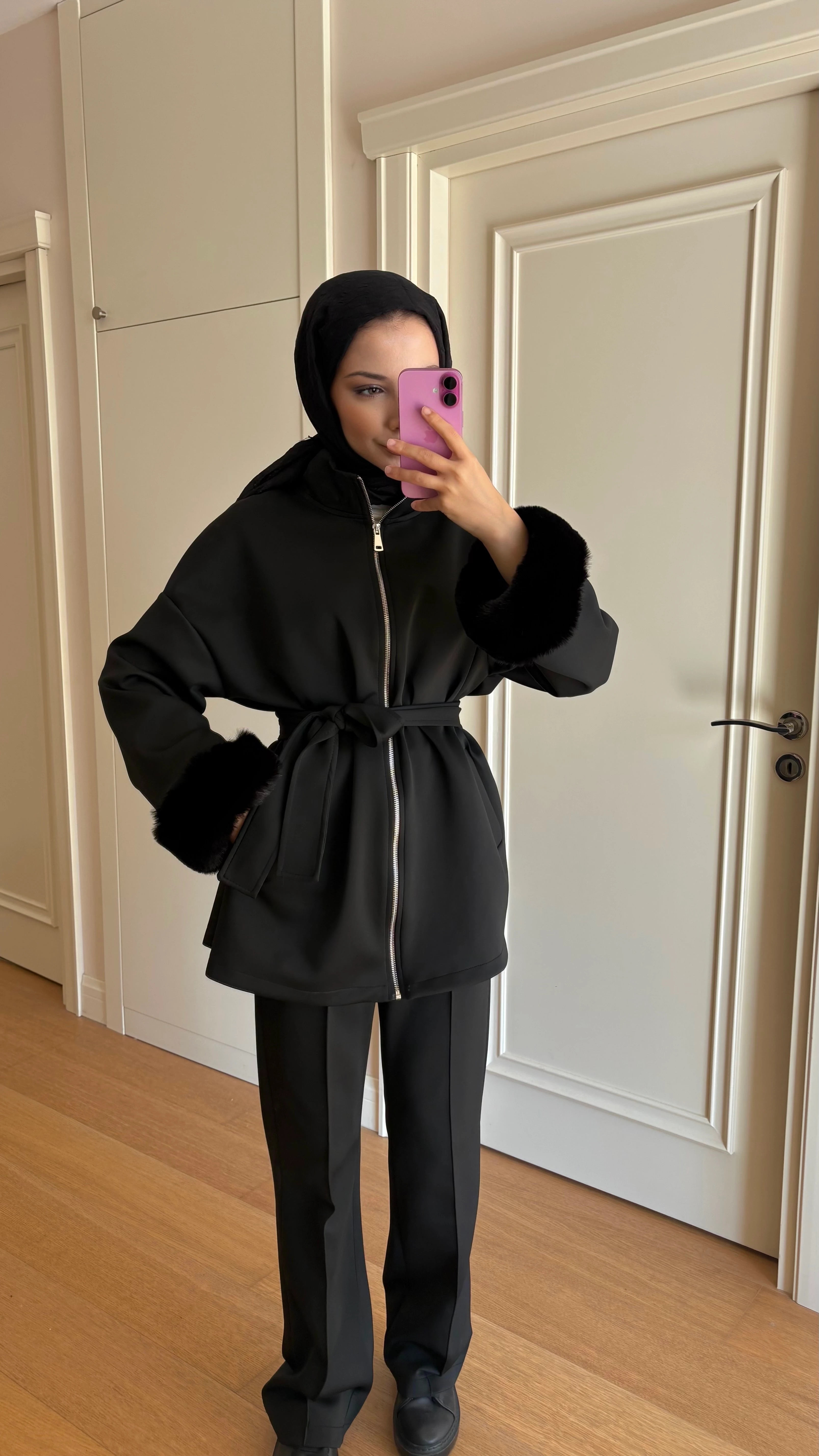 Kürk Detay Takım - Siyah