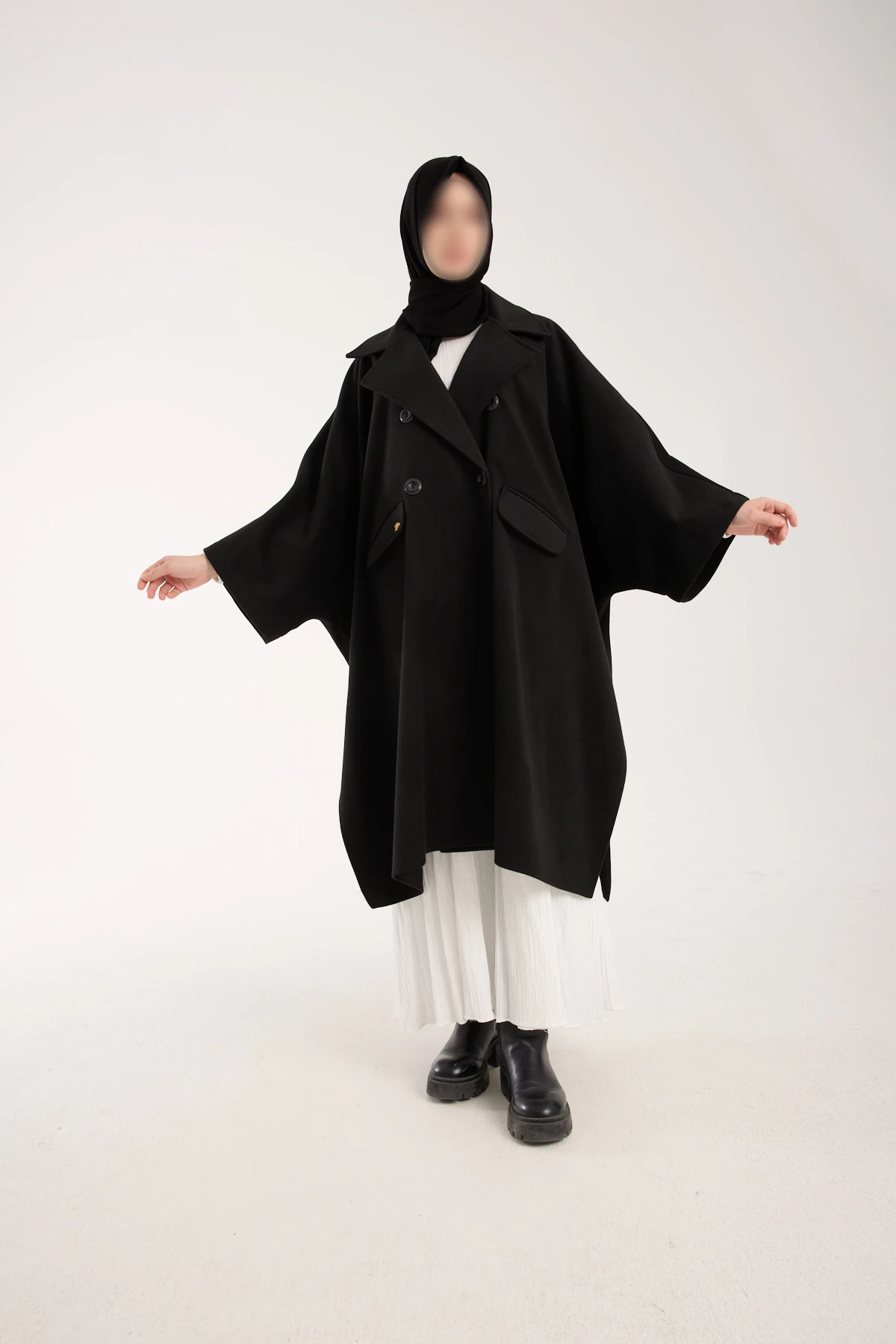 Siyah Ceket Yaka Uzun Kollu Panço