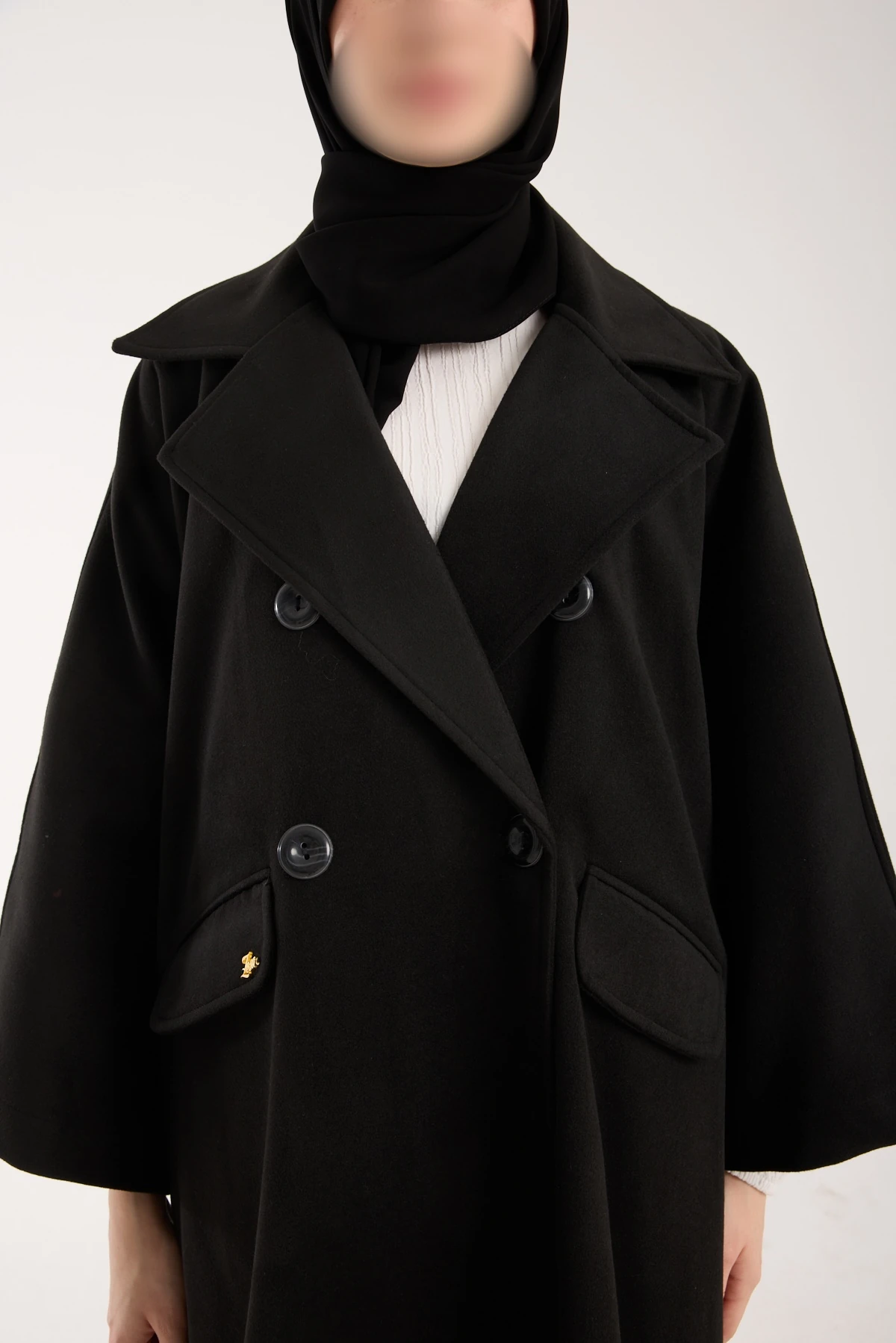 Siyah Ceket Yaka Uzun Kollu Panço