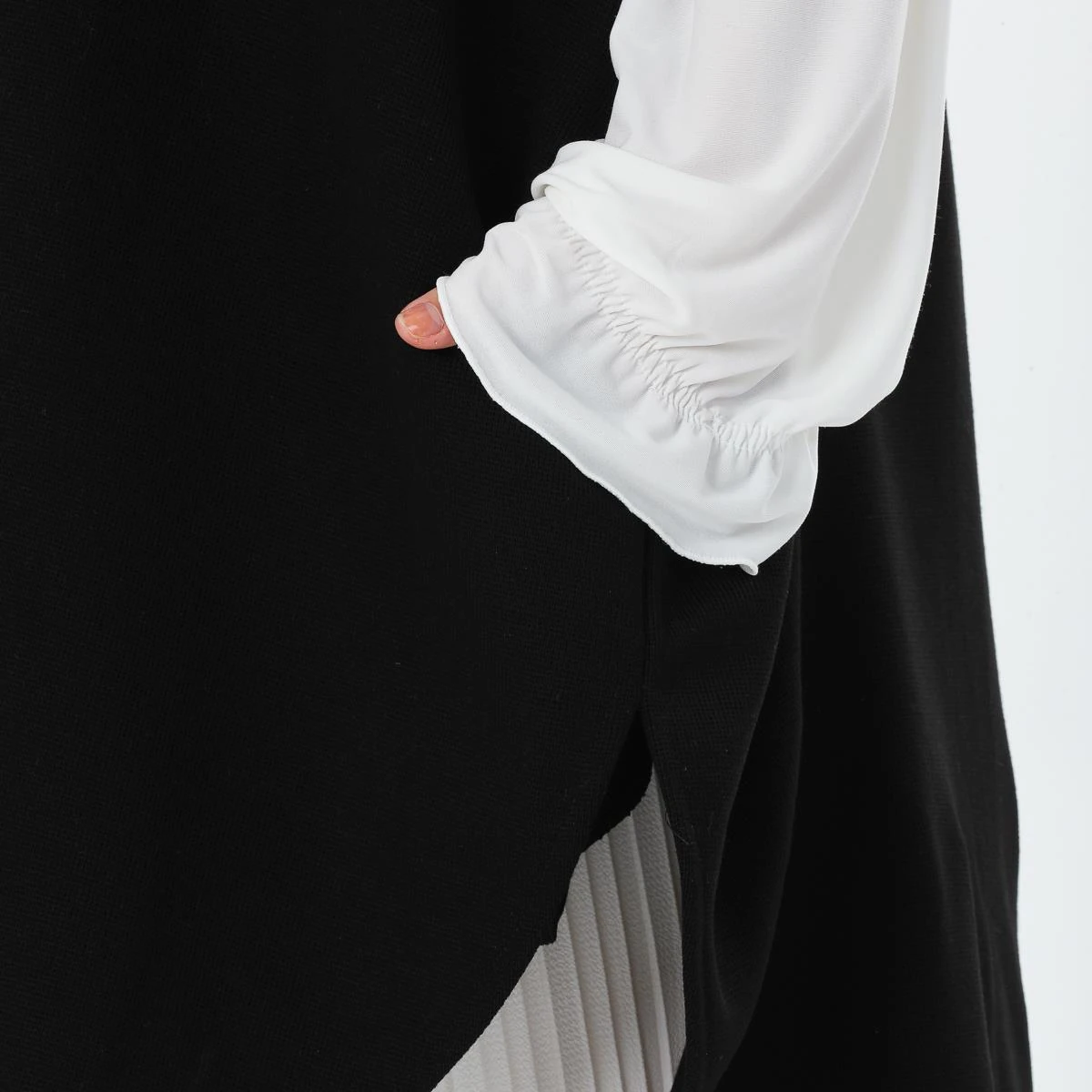 Kalın Çelik Örme Siyah Kurdeleli Panço