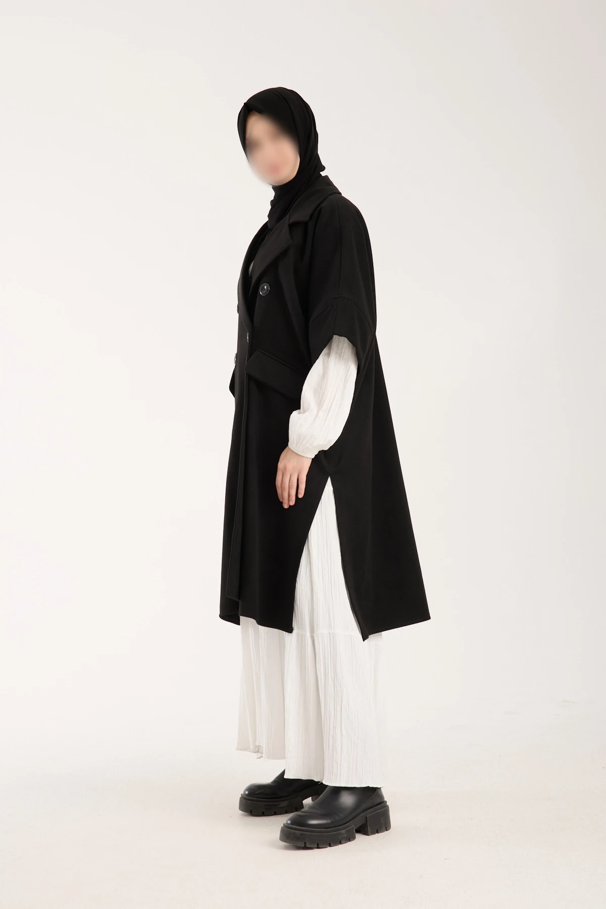 Siyah Ceket Yaka Kısa Kollu Panço