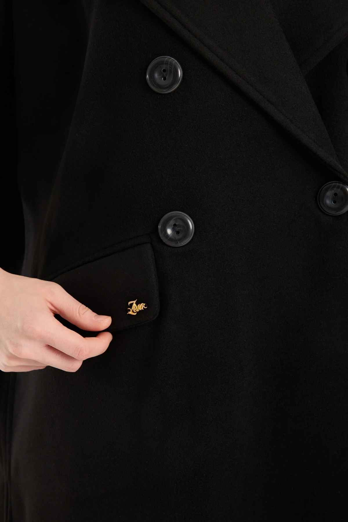 Siyah Ceket Yaka Kısa Kollu Panço