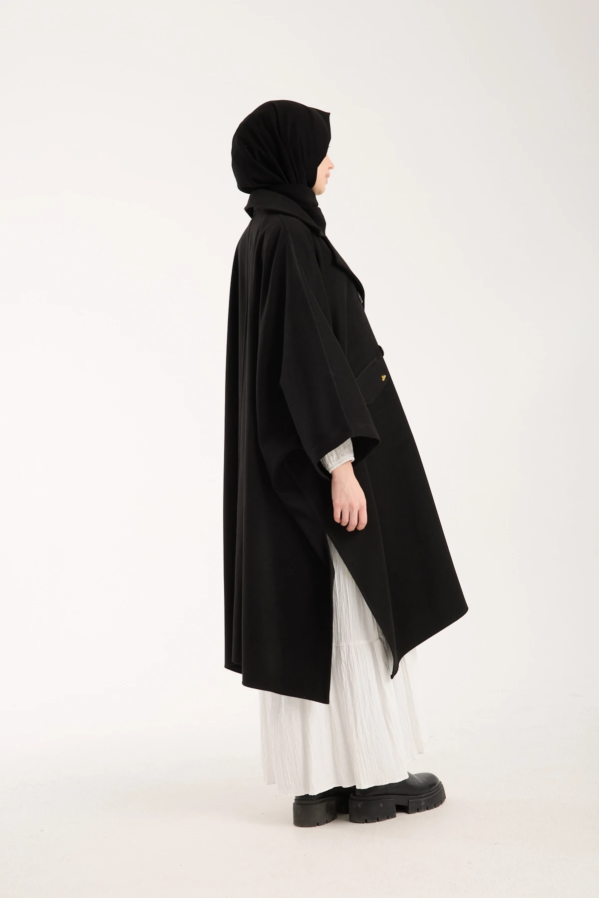 Siyah Ceket Yaka Uzun Kollu Panço