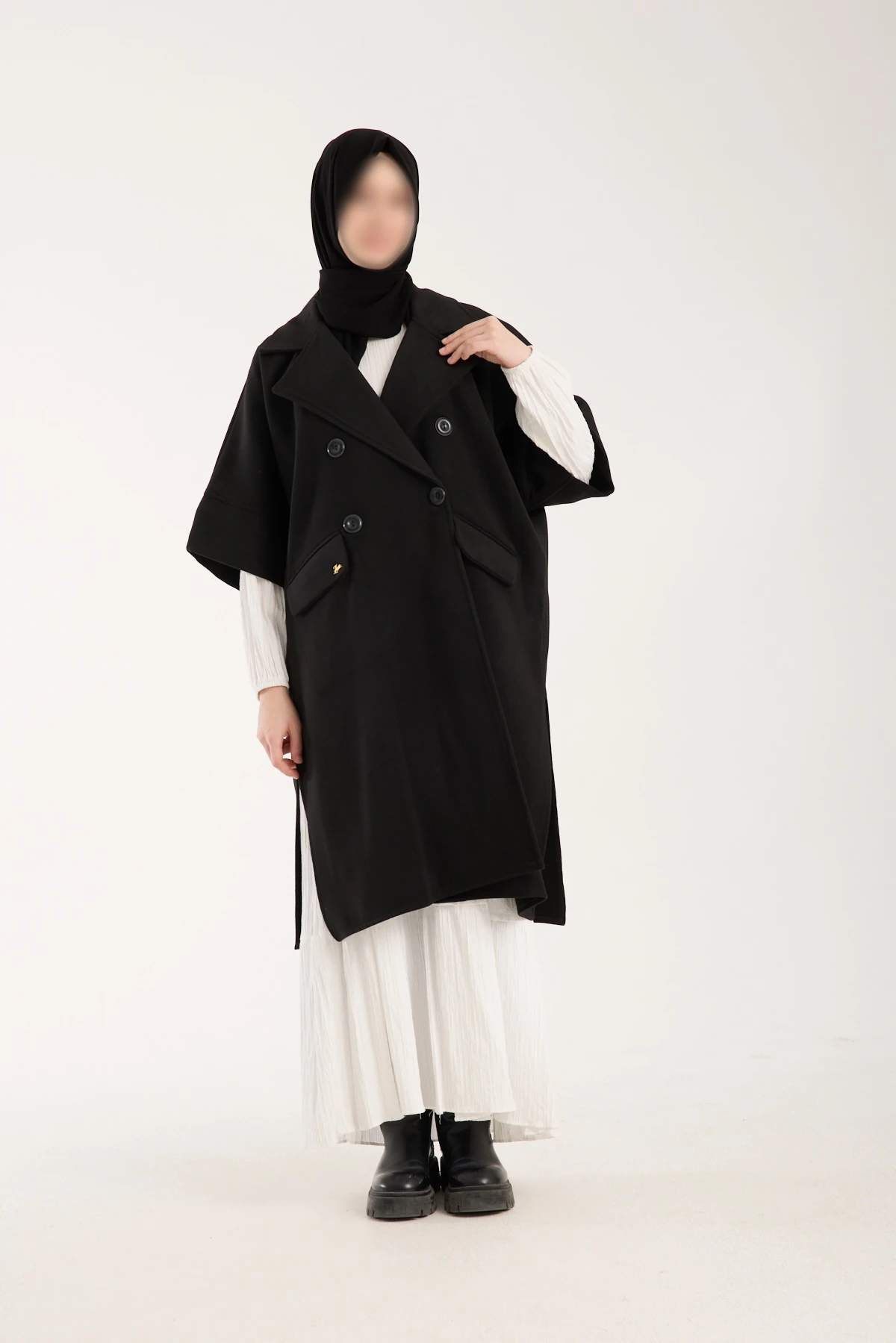 Siyah Ceket Yaka Kısa Kollu Panço