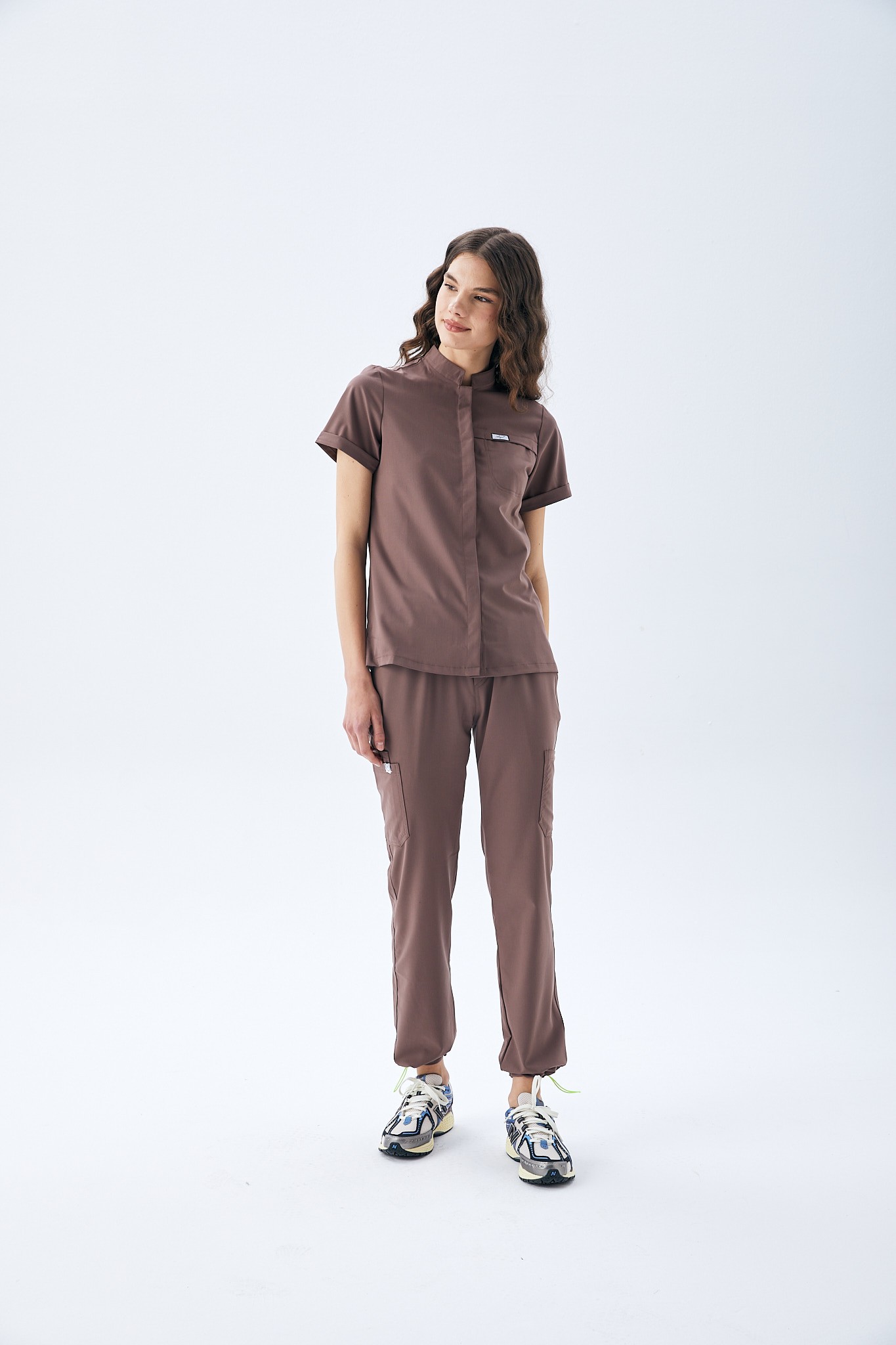 MİLEN SERİE KADIN TEK ÜST SCRUBS - ESPRESSO