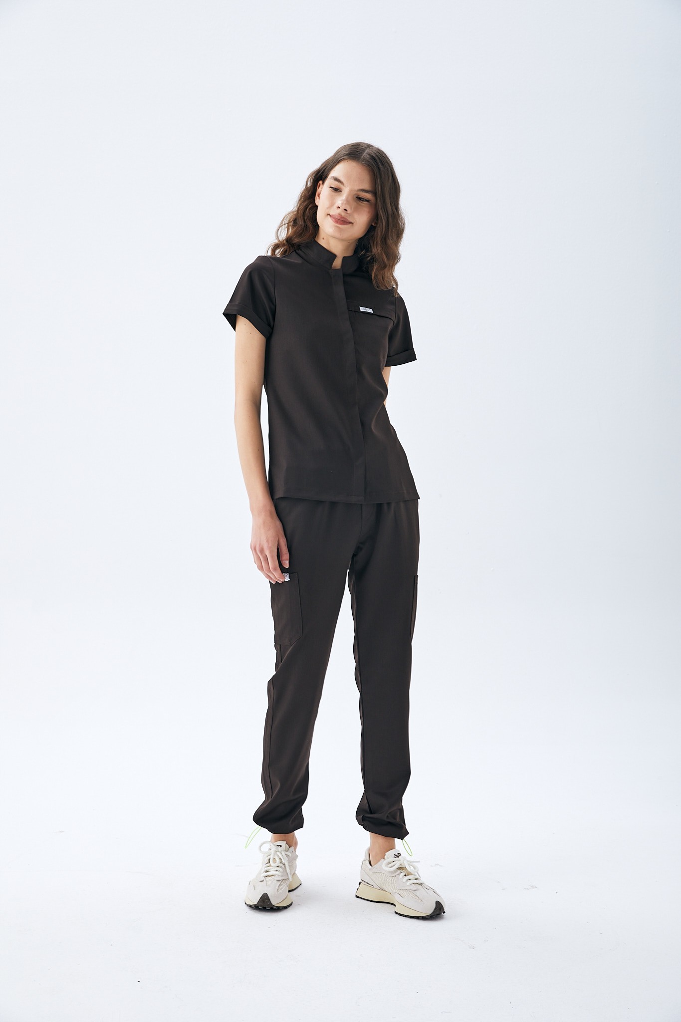 MİLEN SERİE KADIN TEK ÜST SCRUBS - KAHVE