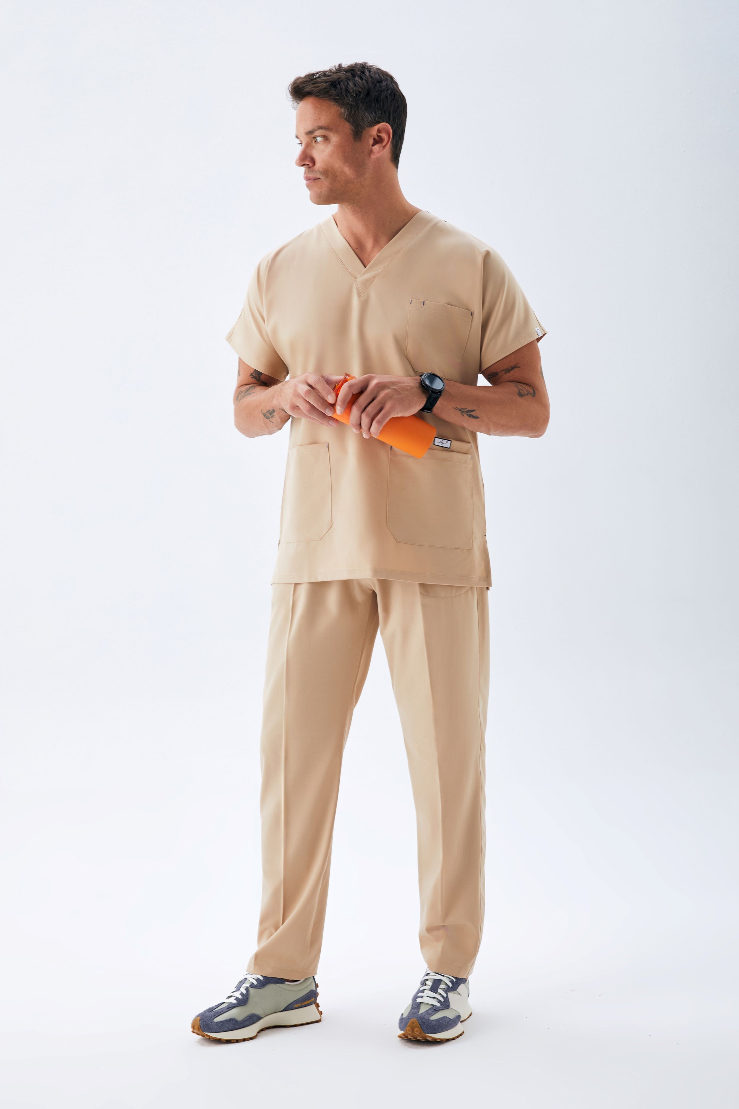 EXCLUSİVE V YAKA ERKEK SCRUB TAKIM - BEJ