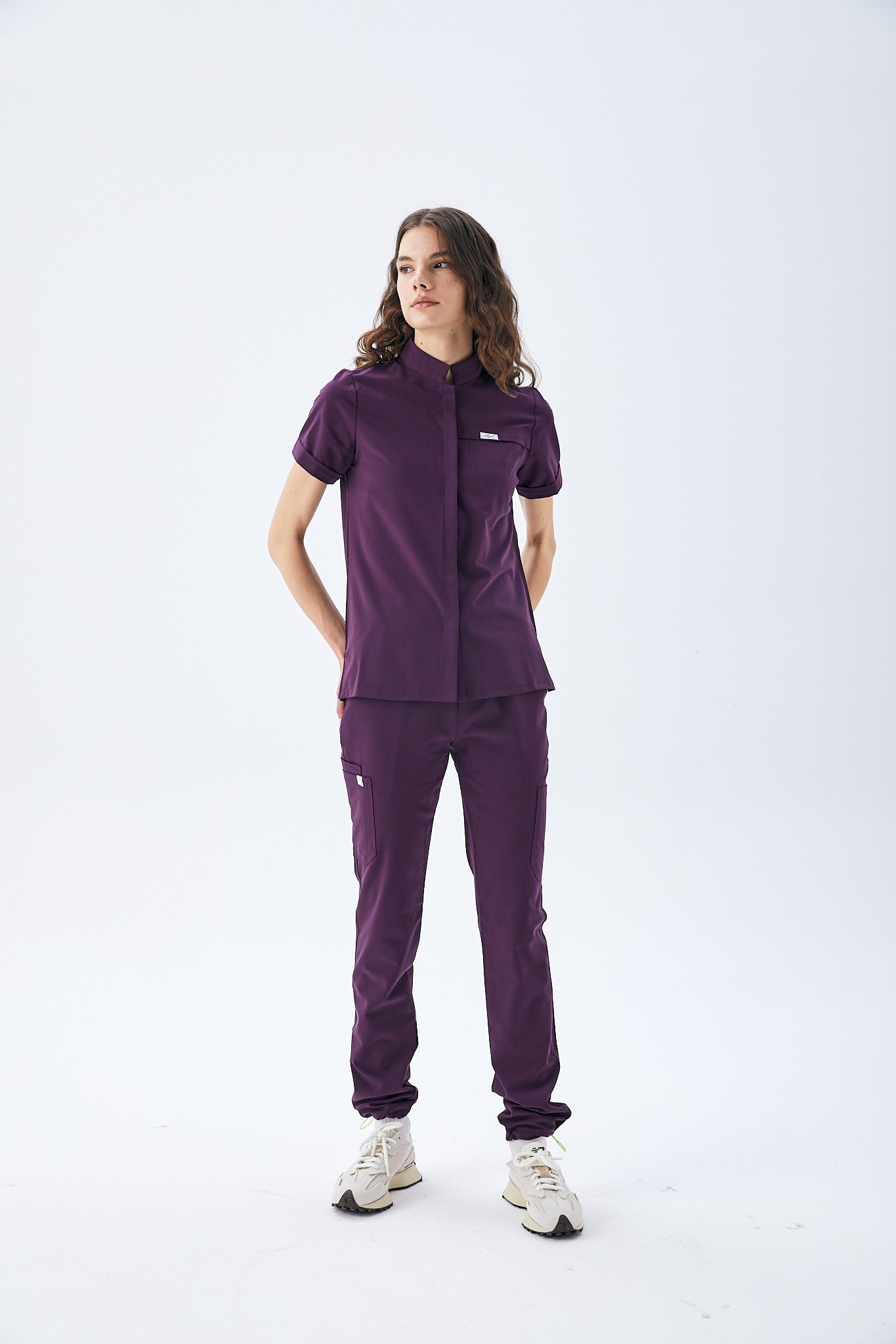 MİLEN SERİE KADIN TEK ÜST SCRUBS - MÜRDÜM