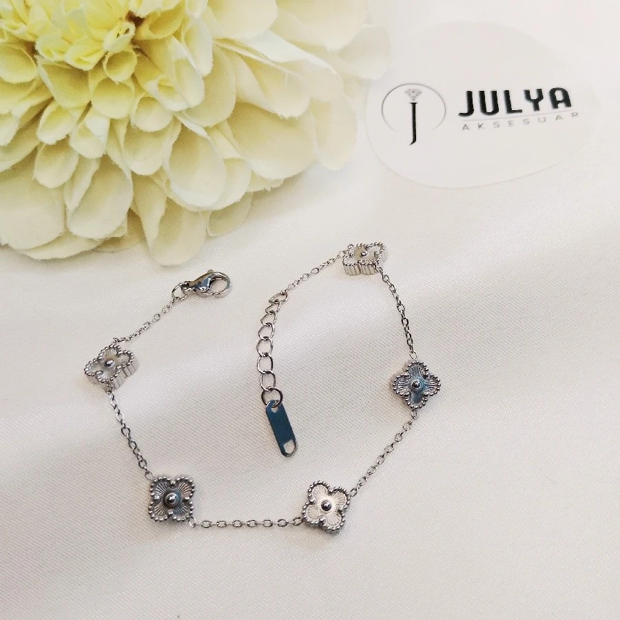 ÇELİK GÜMÜŞ RENGİ KARARMAZ PASLANMAZ MARKA   BİLEKLİK