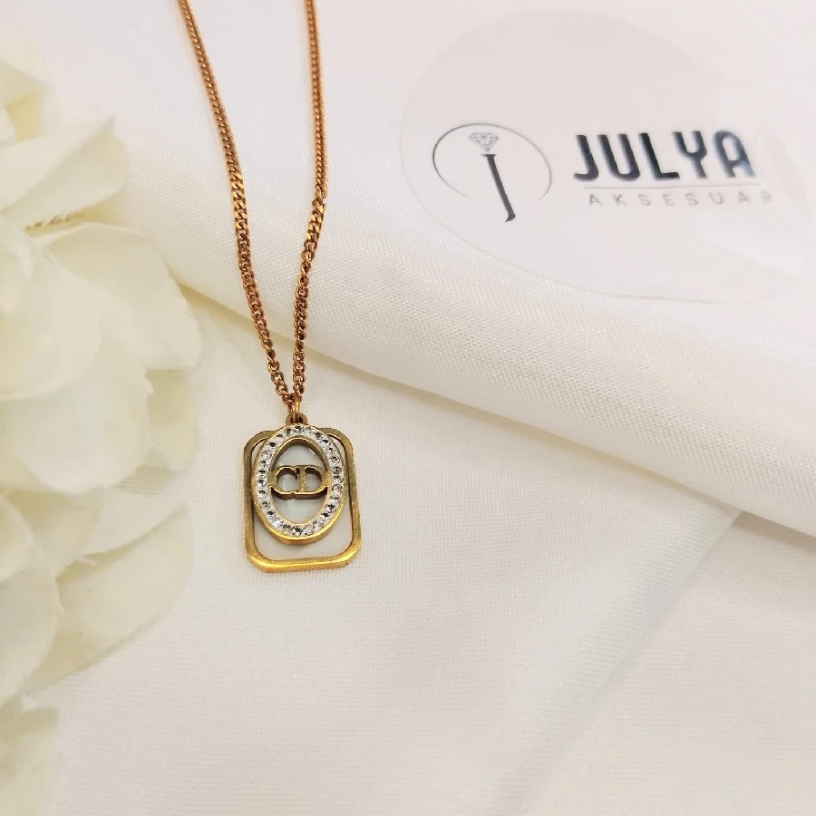 ÇELİK GOLD KARARMAZ PASLANMAZ TAŞLI  MARKA 45+5 CM KOLYE