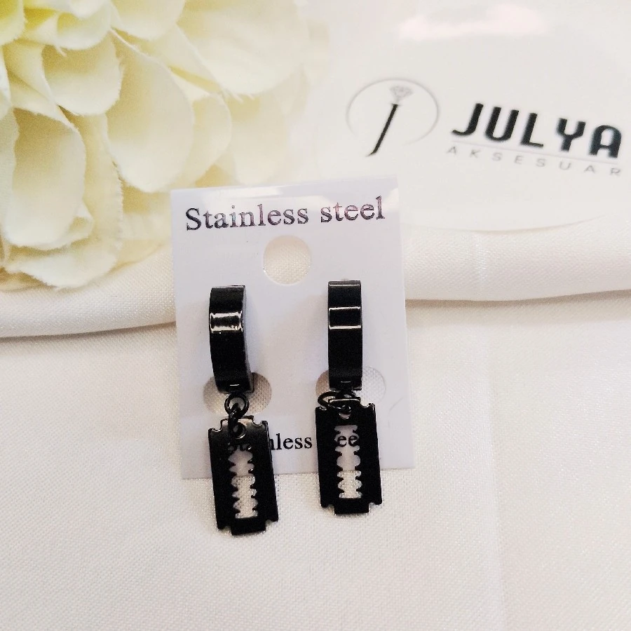 ÇELİK SİYAH KARARMAZ PASLANMAZ SALLANTILI   JİLET ÜÇLÜ ERKEK KÜPE