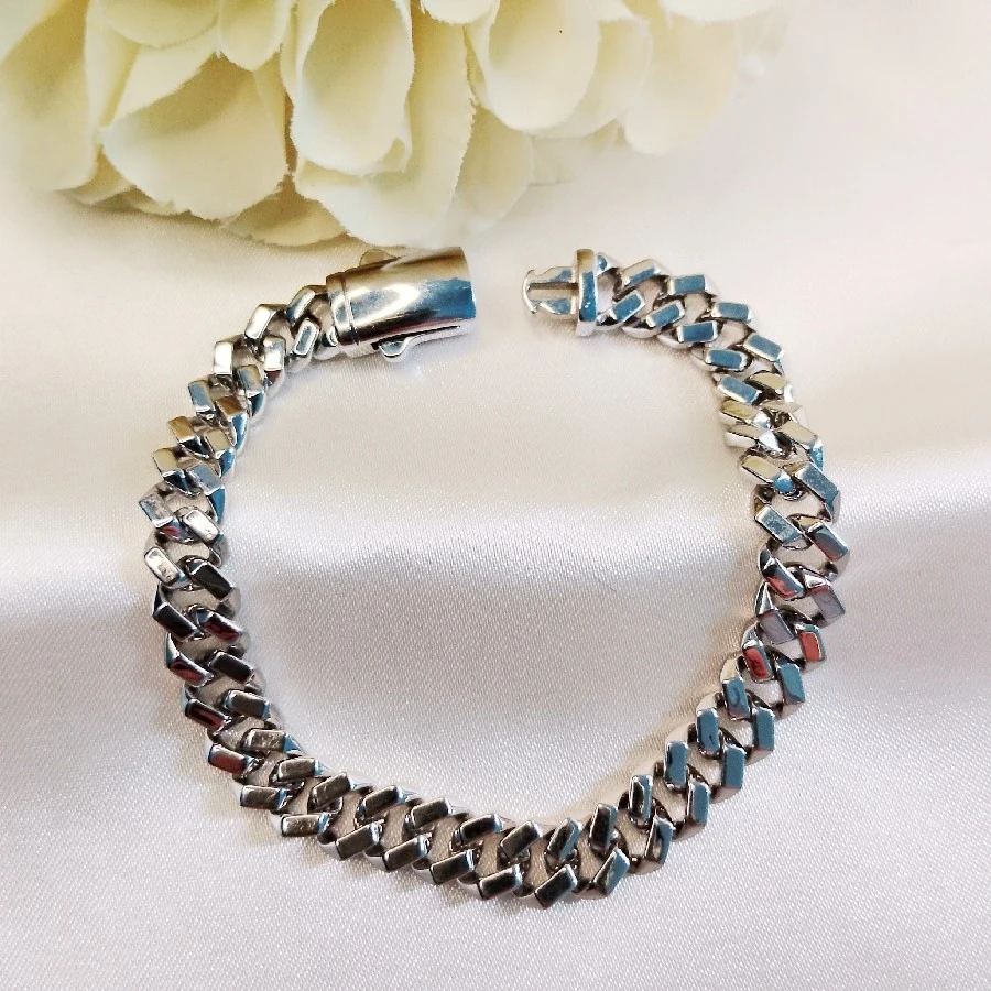 ÇELİK GOLD  GENİŞ ZİNCİR KARARMAZ PASLANMAZ BİLEKLİK