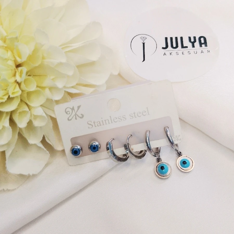 ÇELİK GÜMÜŞ RENGİ NAZAR BONCUKLU KARARMAZ PASLANMAZ 6 LI KÜPE