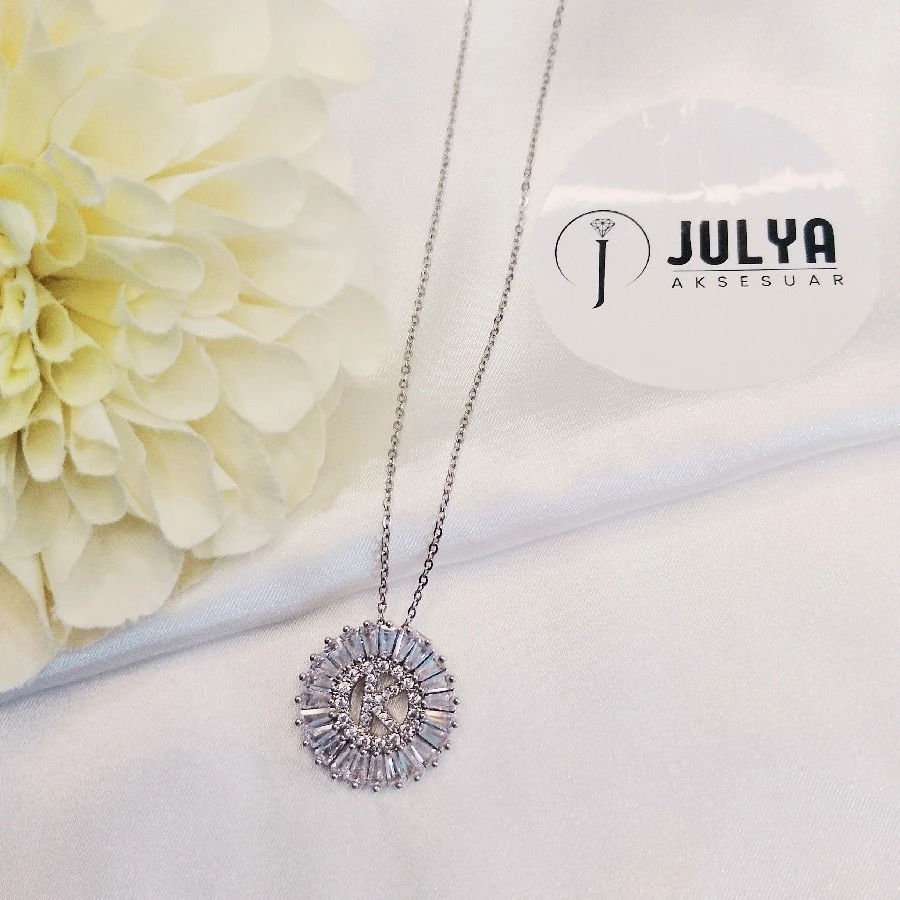 ÇELİK GÜMÜŞ RENGİ KARARMAZ PASLANMAZ 45+5 CM HARF KOLYE