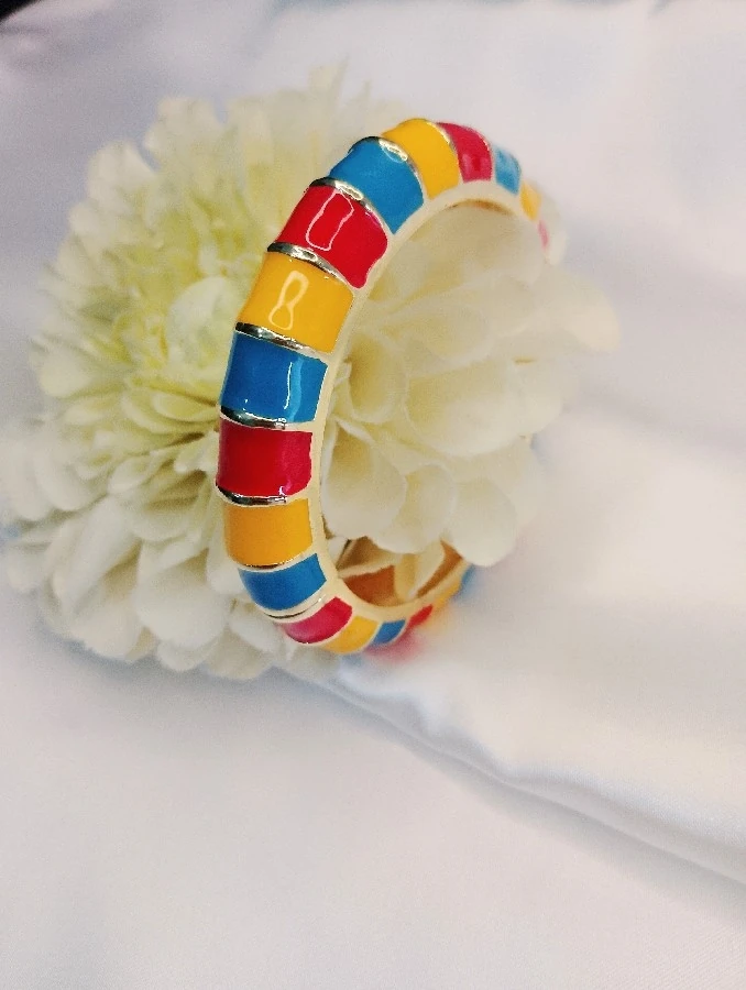 RENKLİ  GOLD 21 CM PİRİNÇ KAPLAMA KELEPÇE