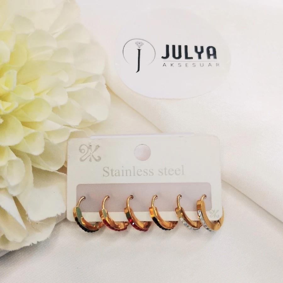 ÇELİK GOLD KARARMAZ PASLANMAZ TAŞLI RENKLİ 6 LI KÜPE