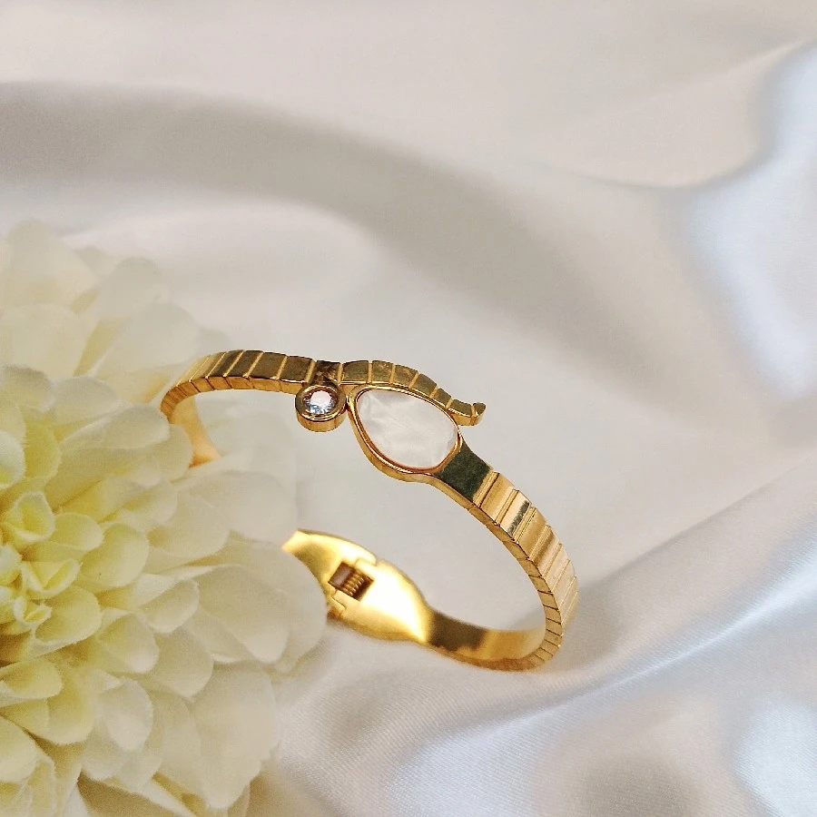 ÇELİK GOLD KARARMAZ PASLANMAZ TAŞLI    SEDEFLİ YILAN  AYARLANABİLİR KELEPÇE